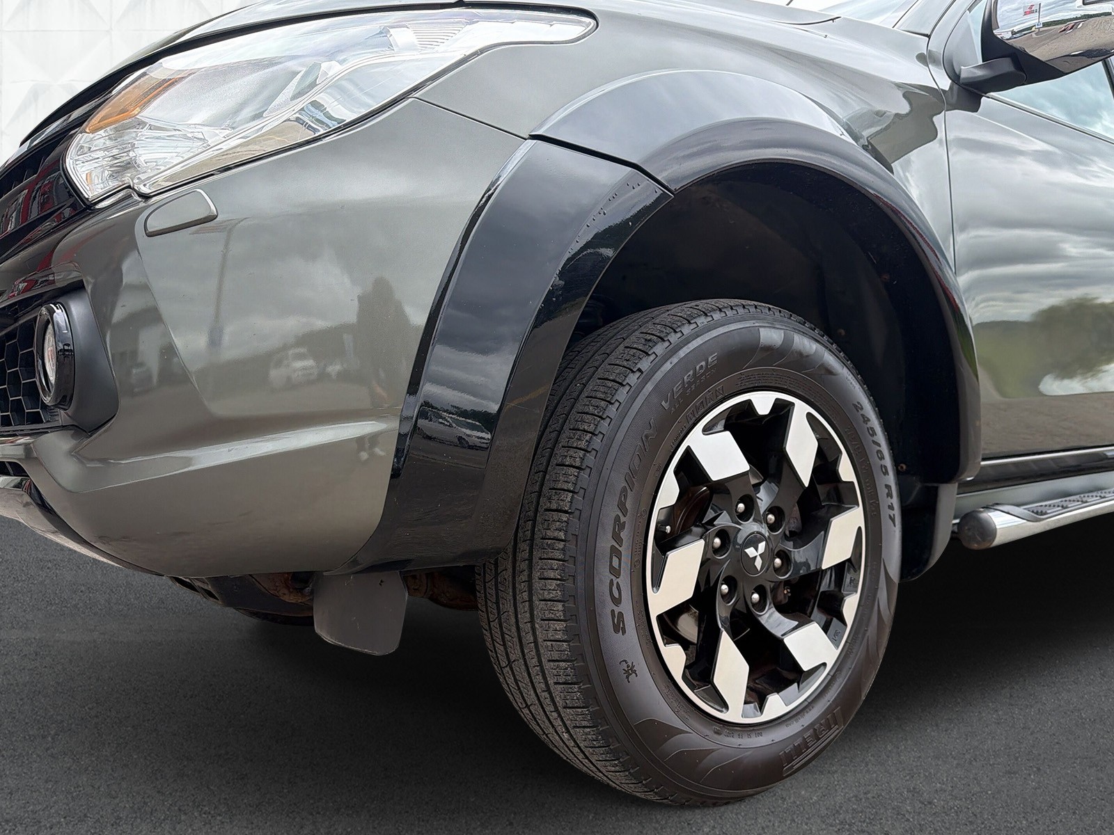 MITSUBISHI L 200 2.4 Style Double Cab A-image-5
