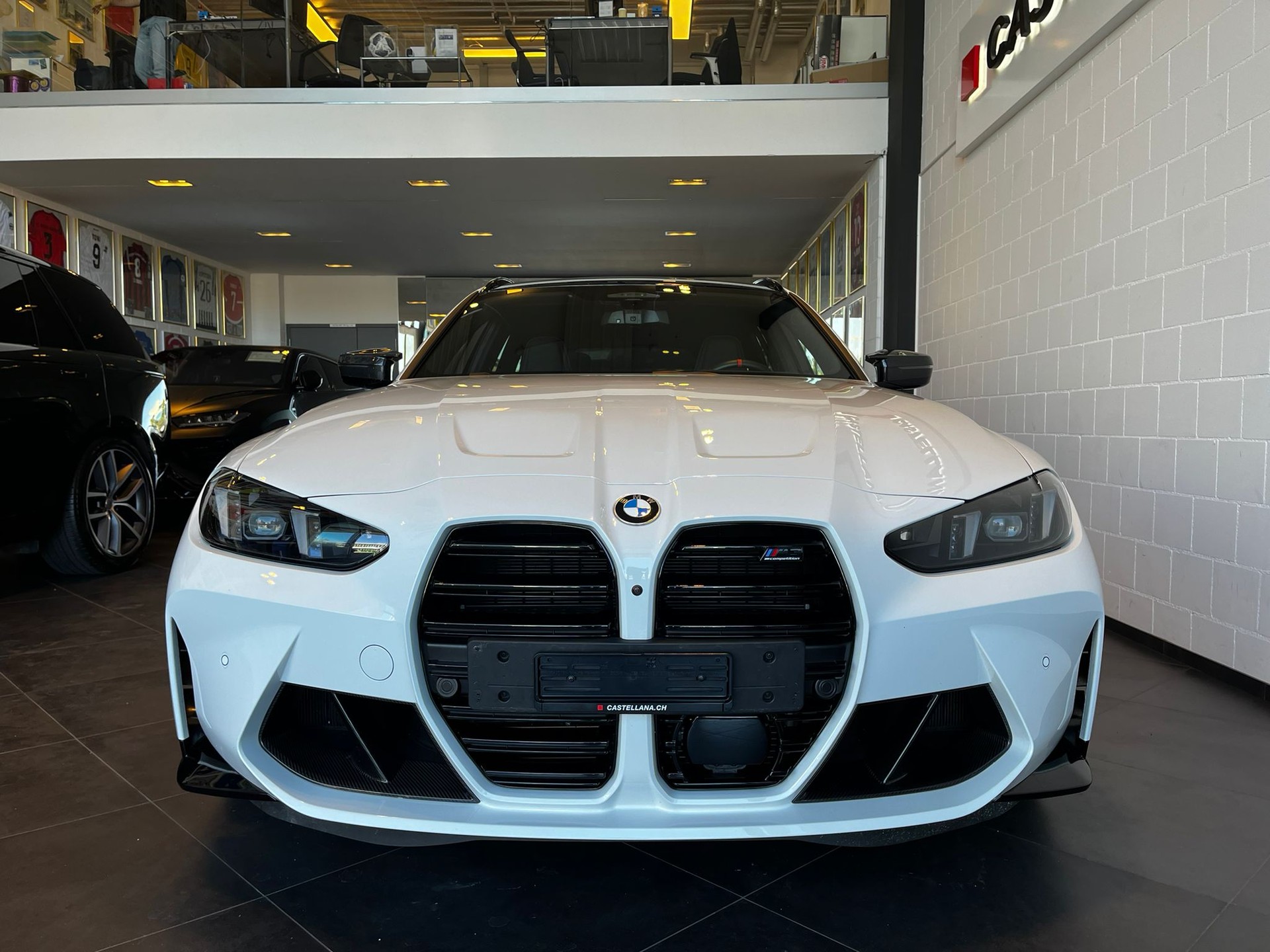 BMW M3 Touring xDrive Competition M-showroom-element-2