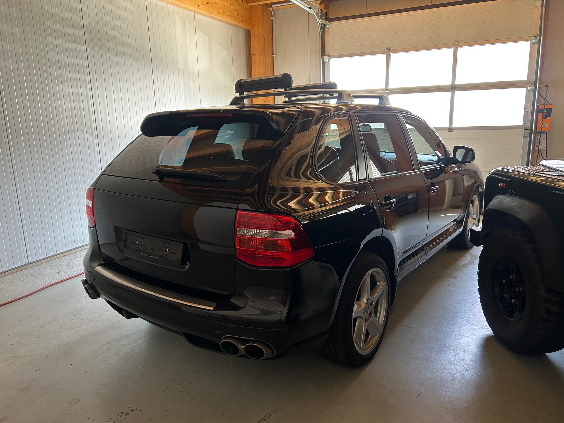 PORSCHE Cayenne S *Top Zustand aus 1. Hand inkl. schwarze Porsche Felgen*-image-5