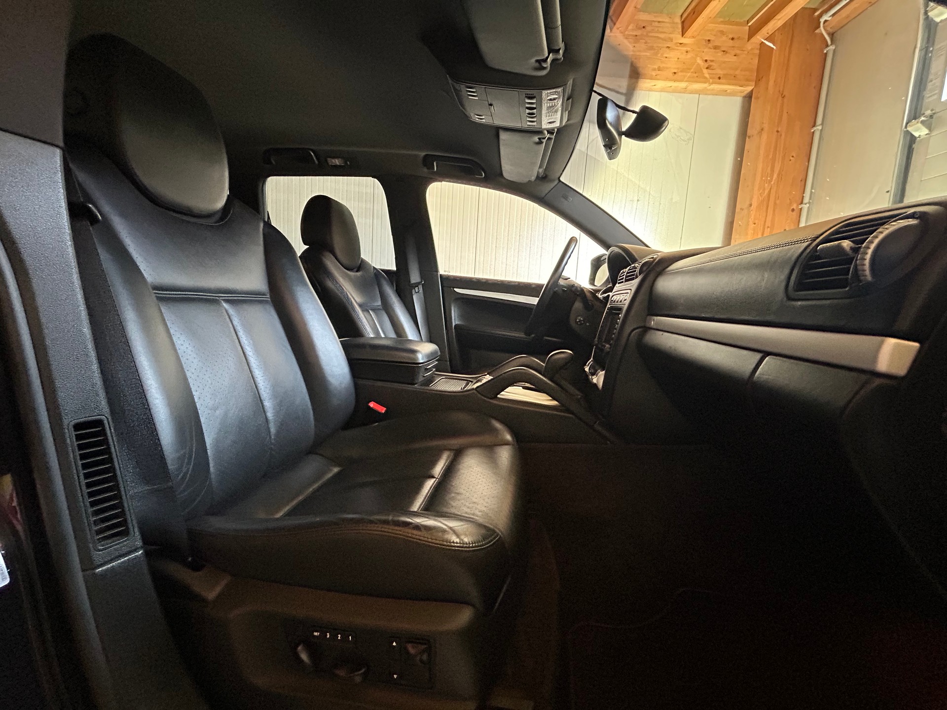 PORSCHE Cayenne S *Top Zustand aus 1. Hand inkl. schwarze Porsche Felgen*-image-12