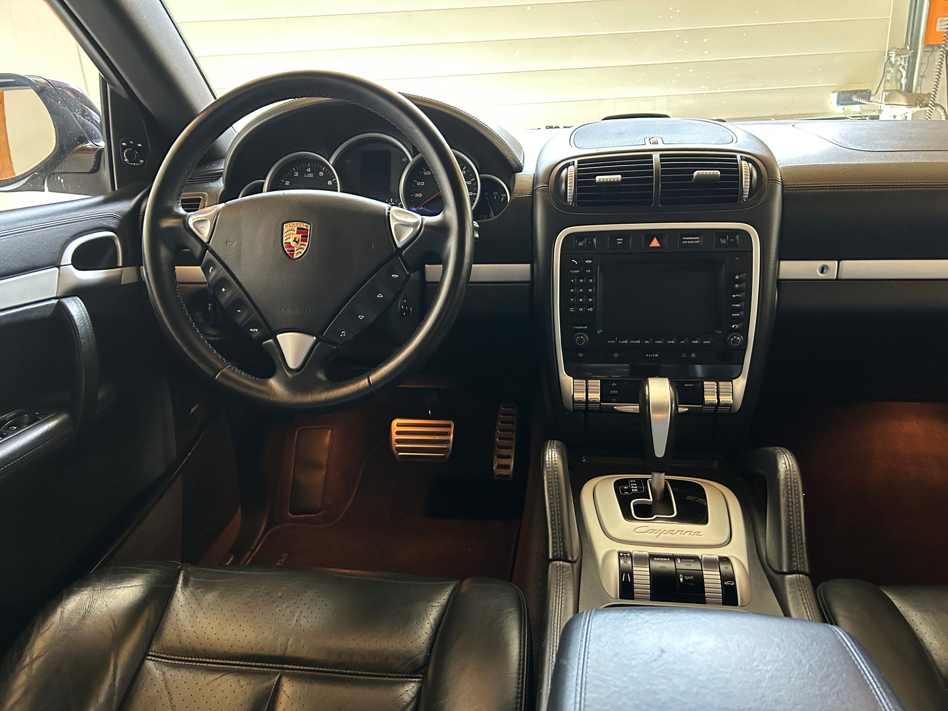 PORSCHE Cayenne S *Top Zustand aus 1. Hand inkl. schwarze Porsche Felgen*-image-9