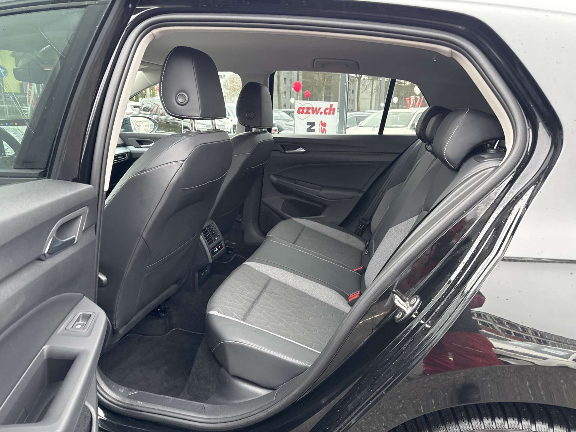 VW Golf 2.0 TDi Life GOAL DSG-Automat-image-6
