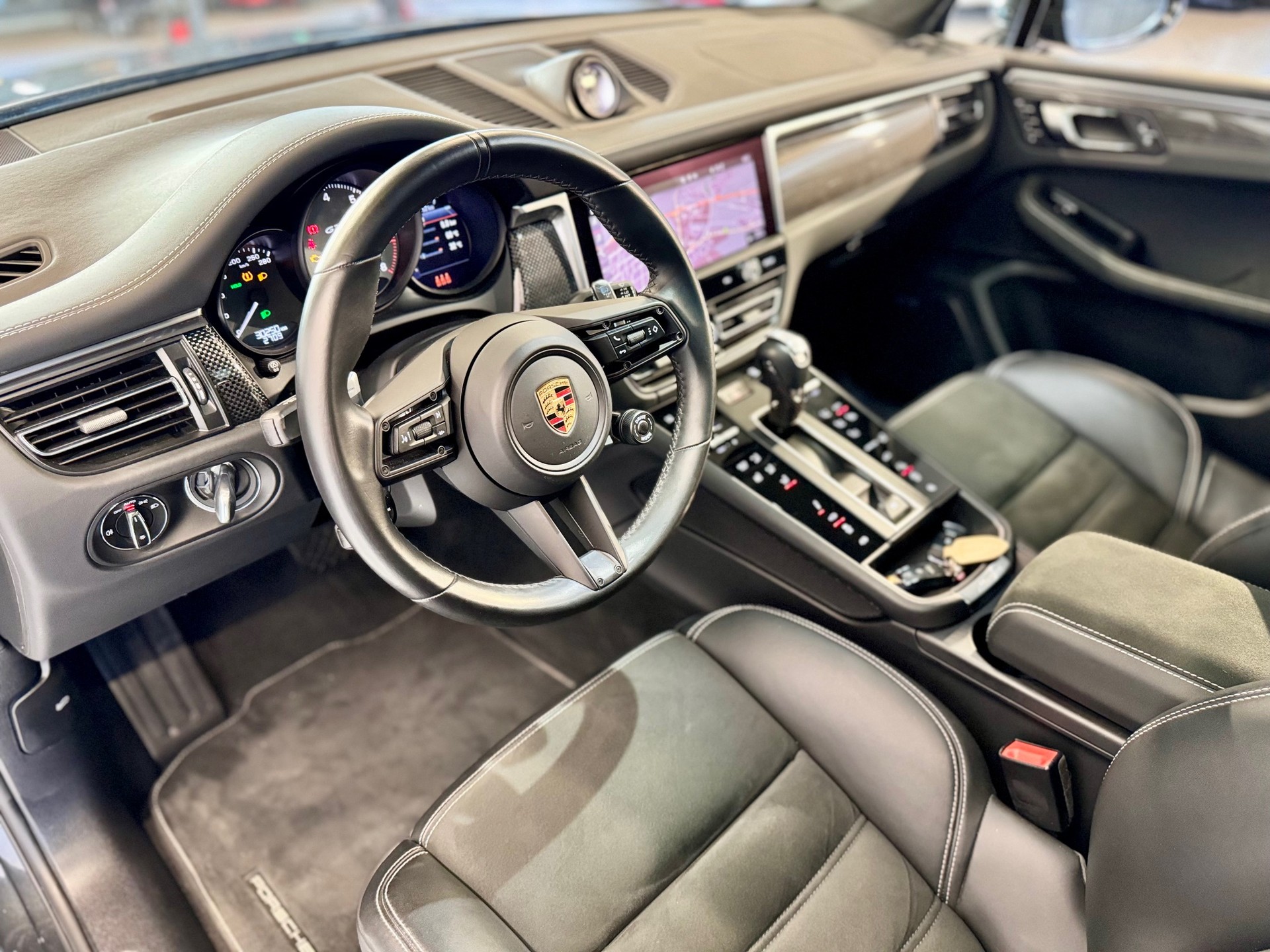 PORSCHE Macan GTS PDK-image-12