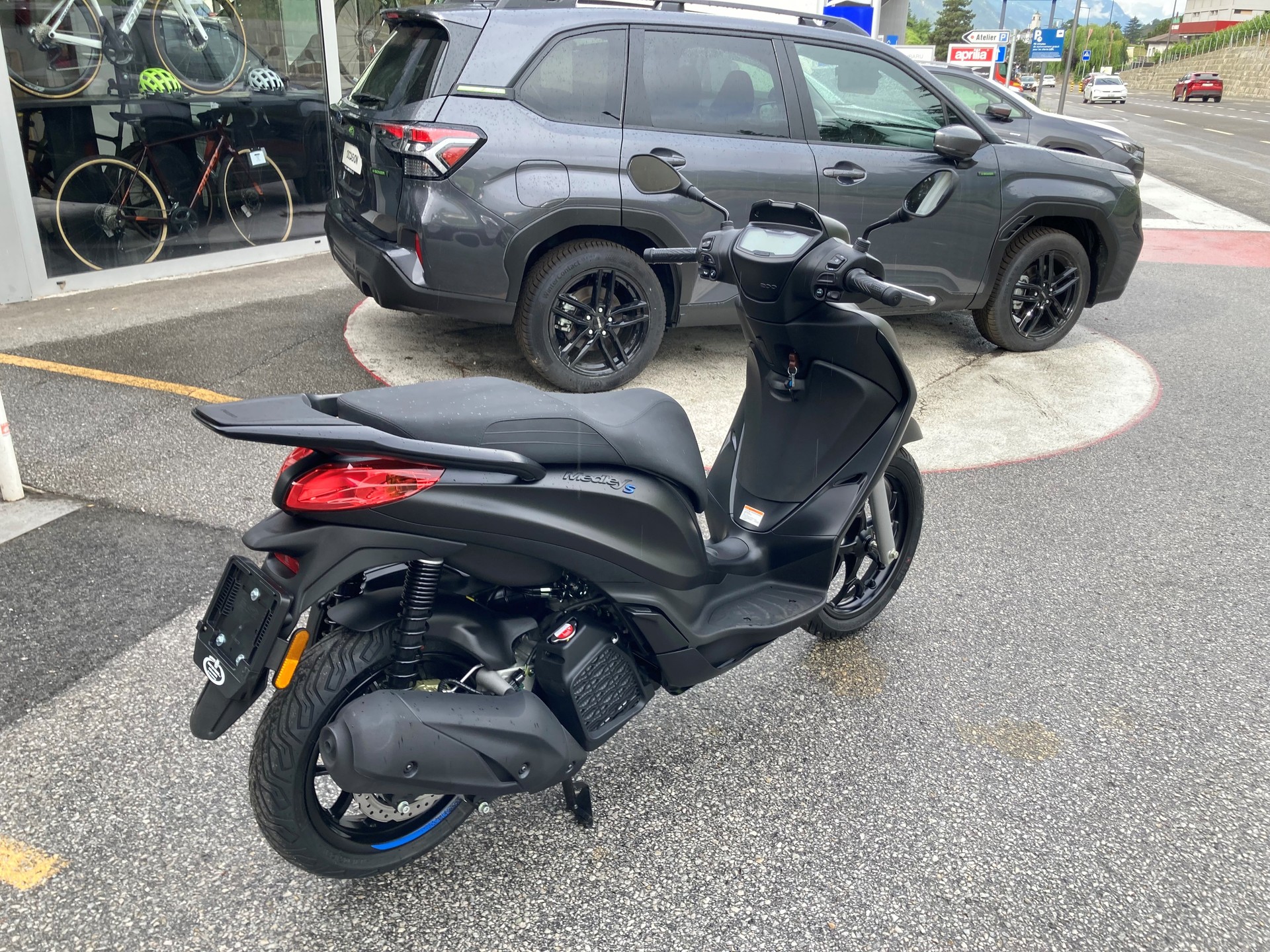 PIAGGIO Medley 200 Sport E5+-showroom-element-3