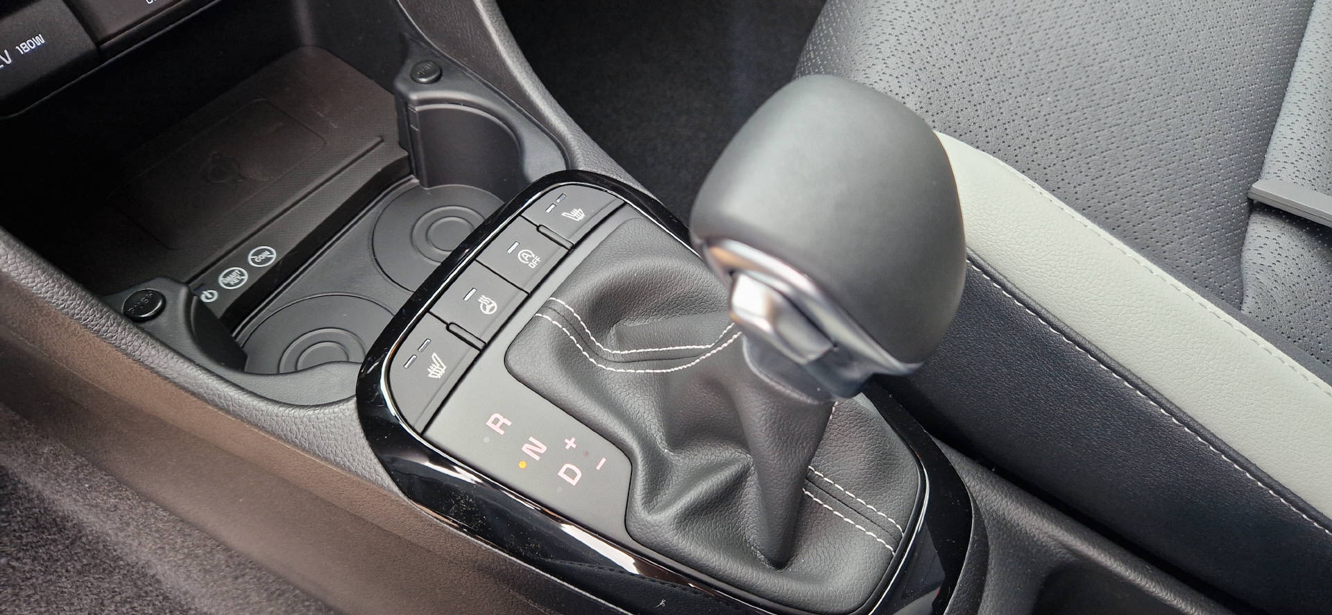 KIA Picanto 1.0 GDi GT Line - AMT-image-11