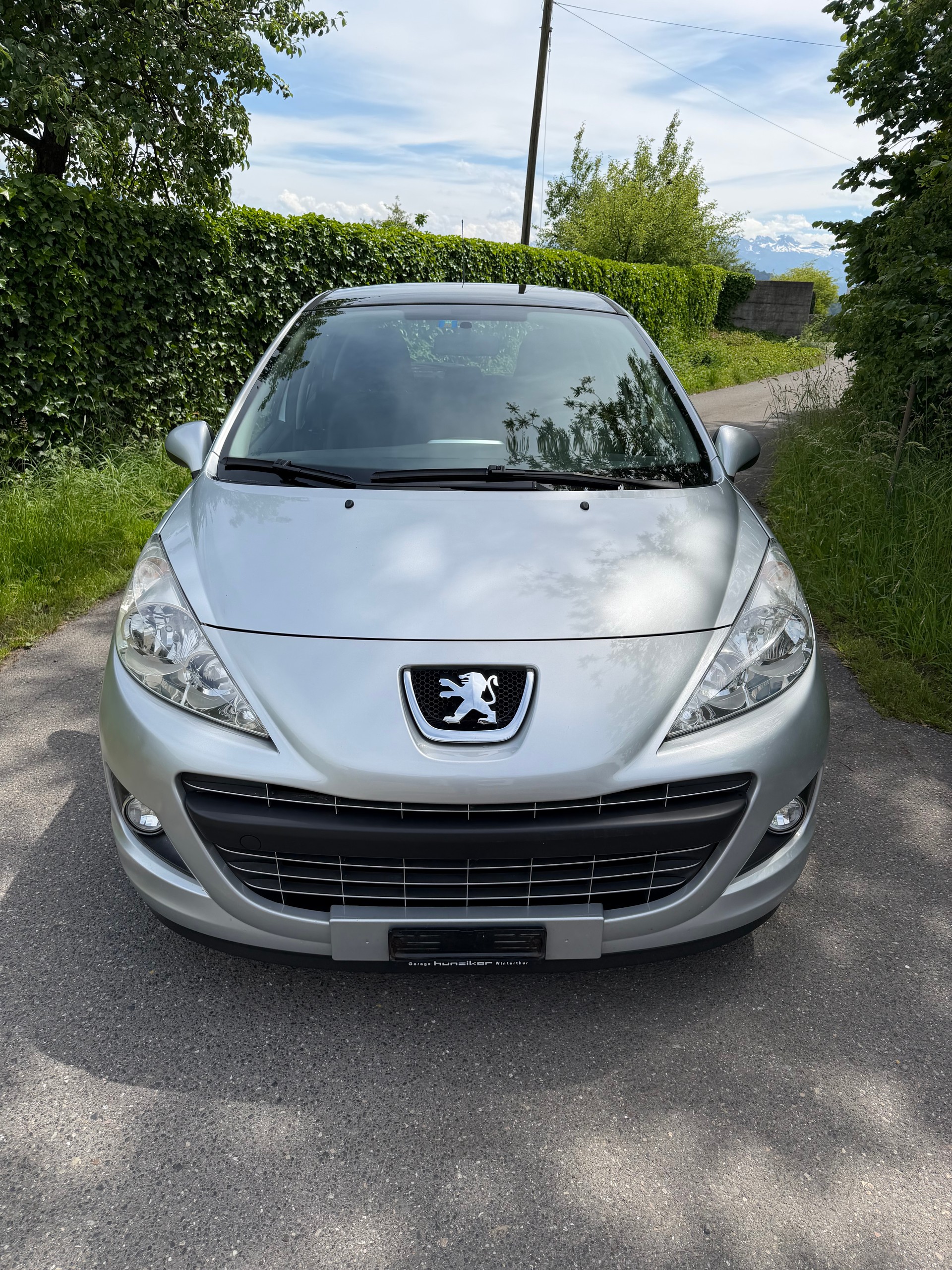 PEUGEOT 207 1.4 16V Swiss Edition-image-5