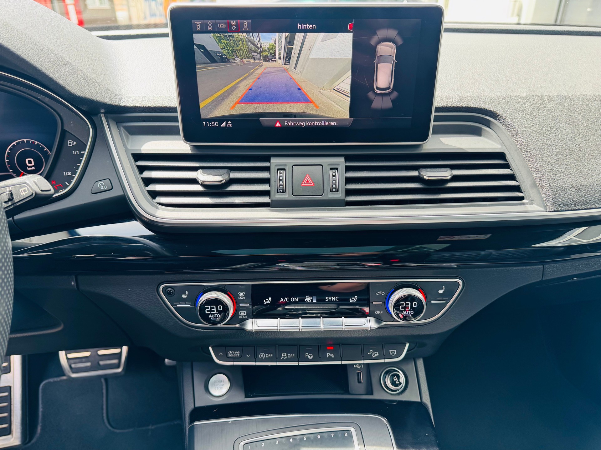 AUDI Q5 2.0 TDI sport quattro S-tronic-image-12