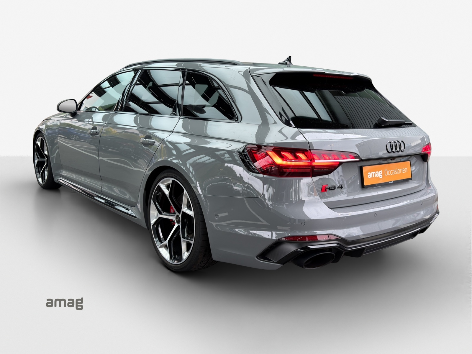 AUDI RS4 Avant quattro tiptronic-image-2