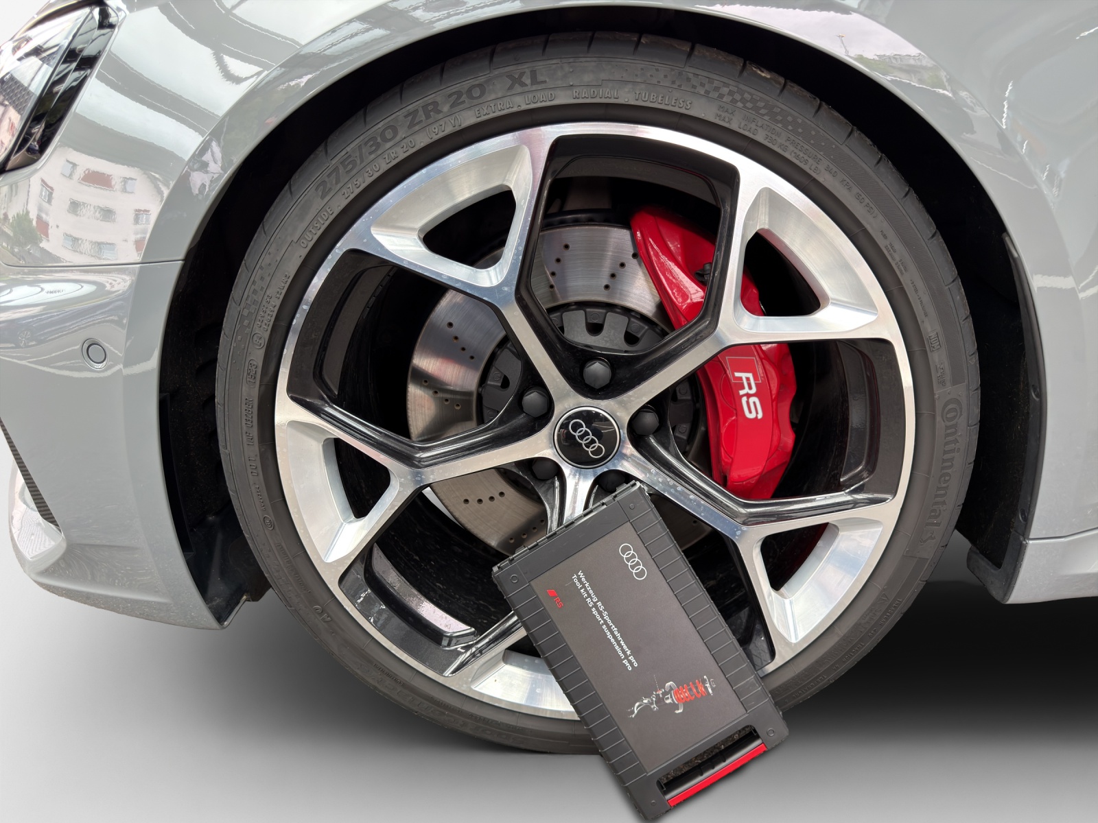 AUDI RS4 Avant quattro tiptronic-image-13