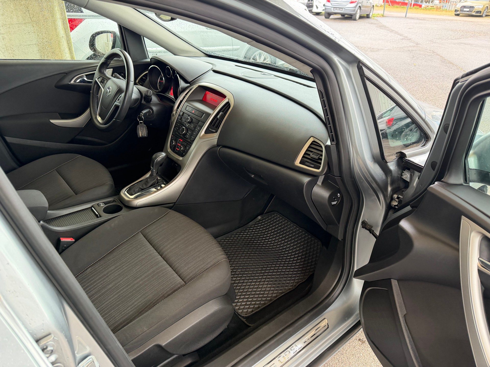 OPEL Astra SportsTourer 1.6i 16V Automatic-image-6