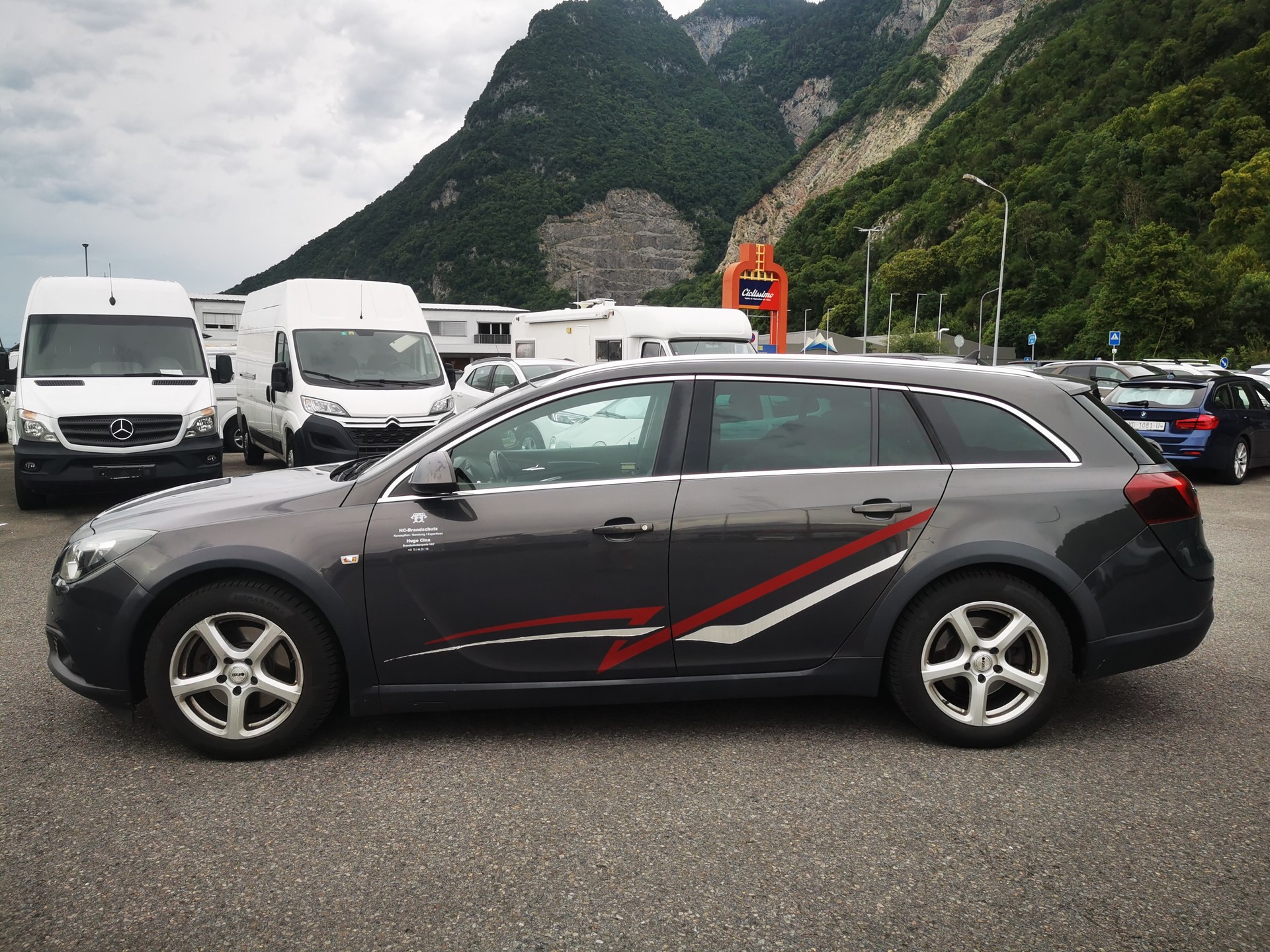 OPEL Insignia Country Tourer 2.0 CDTI 4WD Automatic-image-2