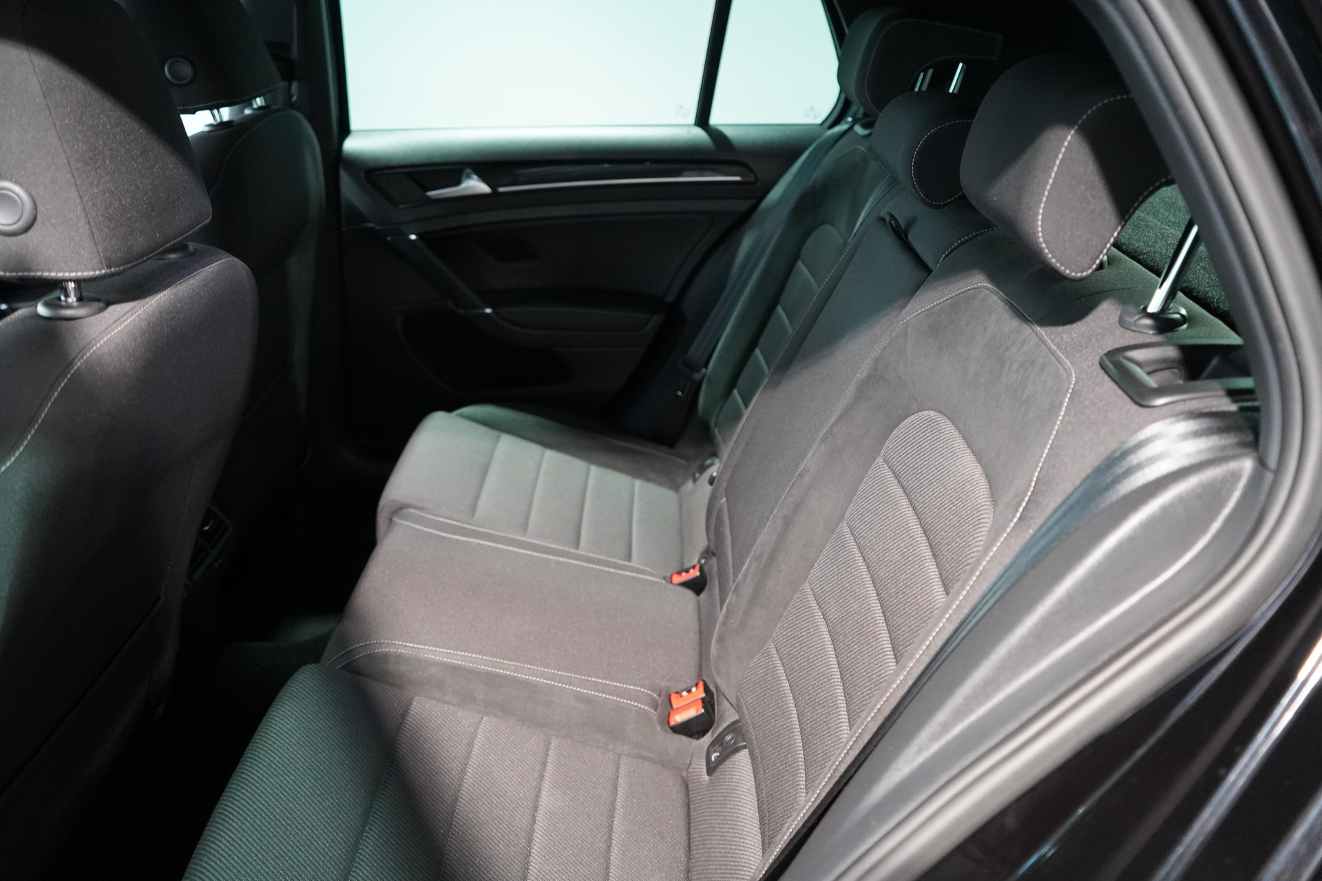 VW Golf VII 2.0 TSI R 310 DSG 4motion-image-17