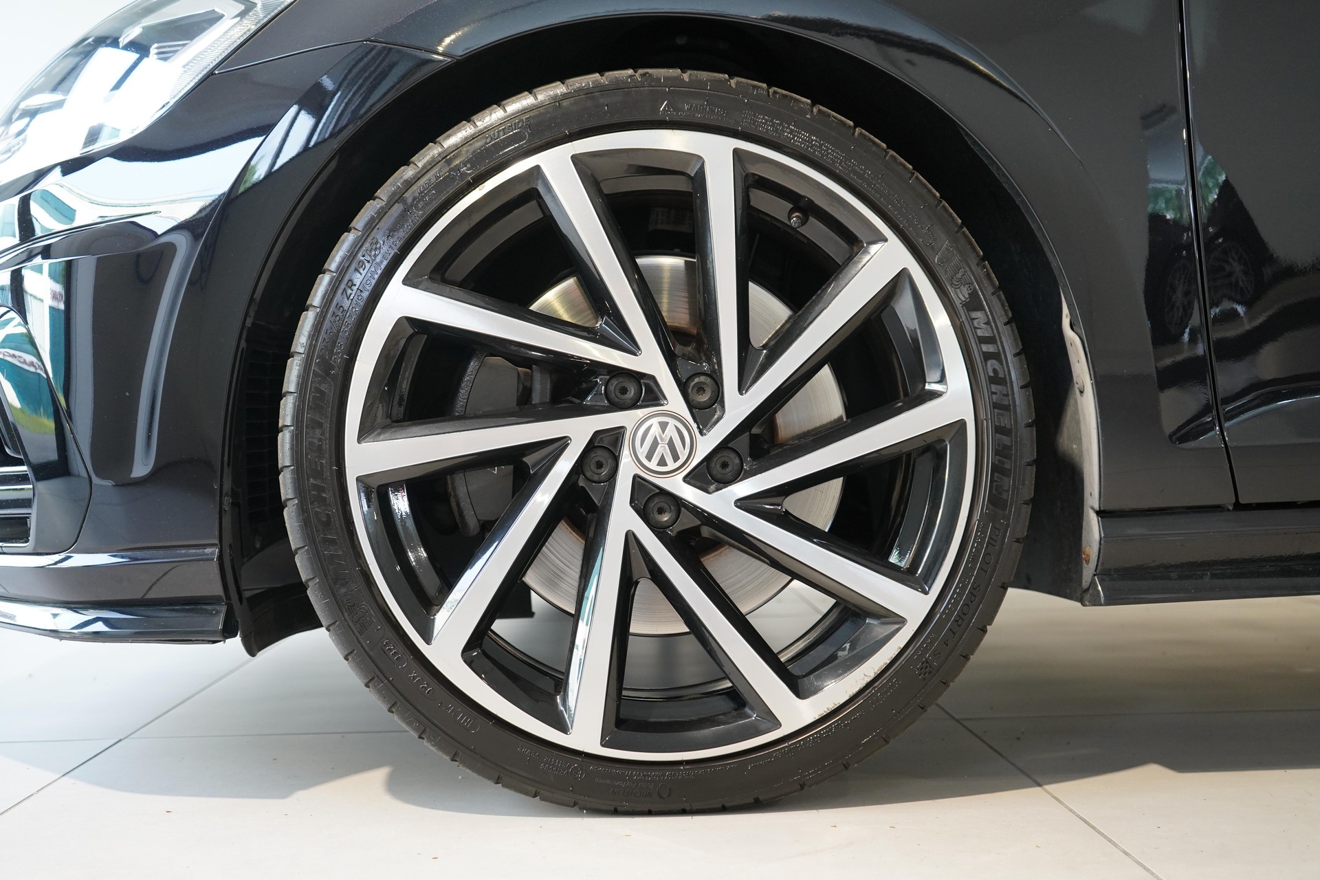 VW Golf VII 2.0 TSI R 310 DSG 4motion-image-22