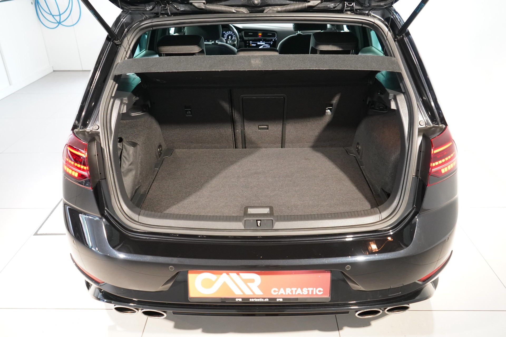 VW Golf VII 2.0 TSI R 310 DSG 4motion-image-4