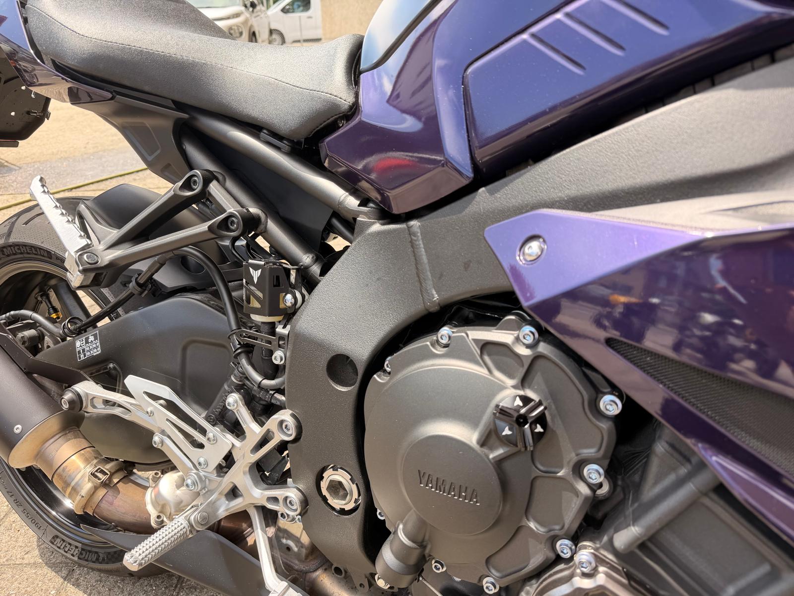 YAMAHA MT-10 ABS-image-11