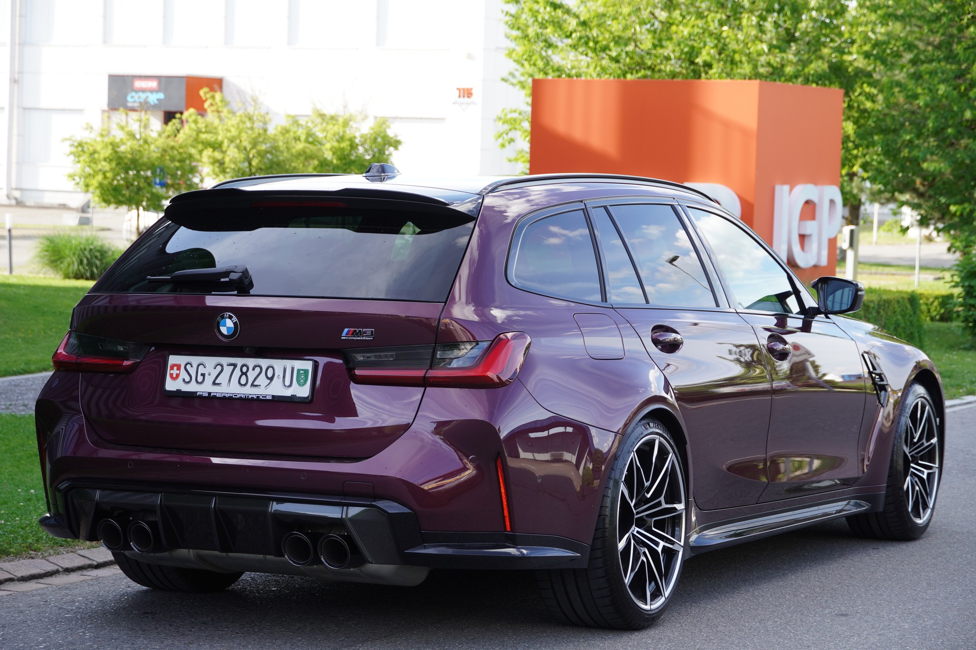 BMW M3 Touring xDrive Competition M //Wildberry Metallic//-image-4