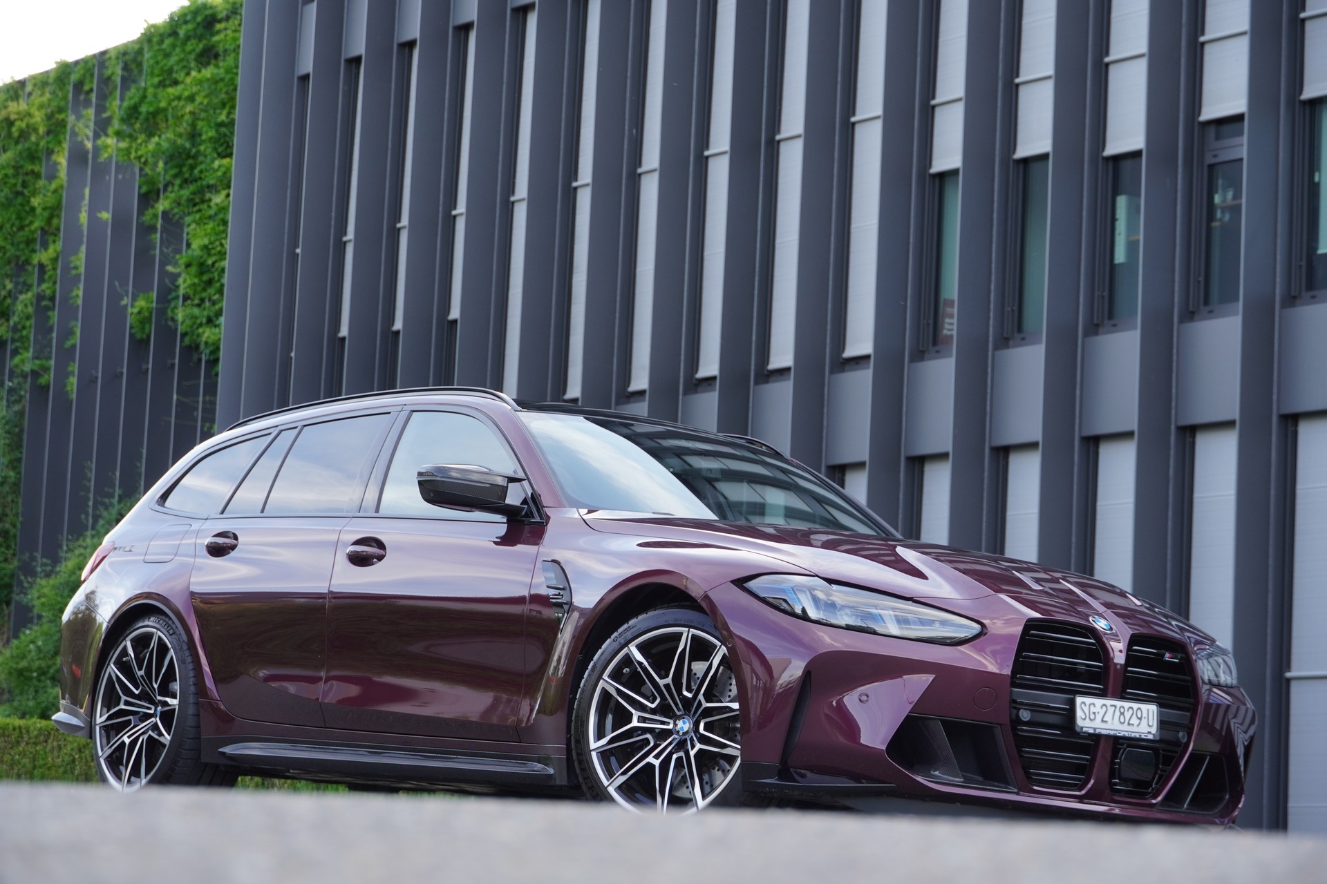 BMW M3 Touring xDrive Competition M //Wildberry Metallic//-image-14