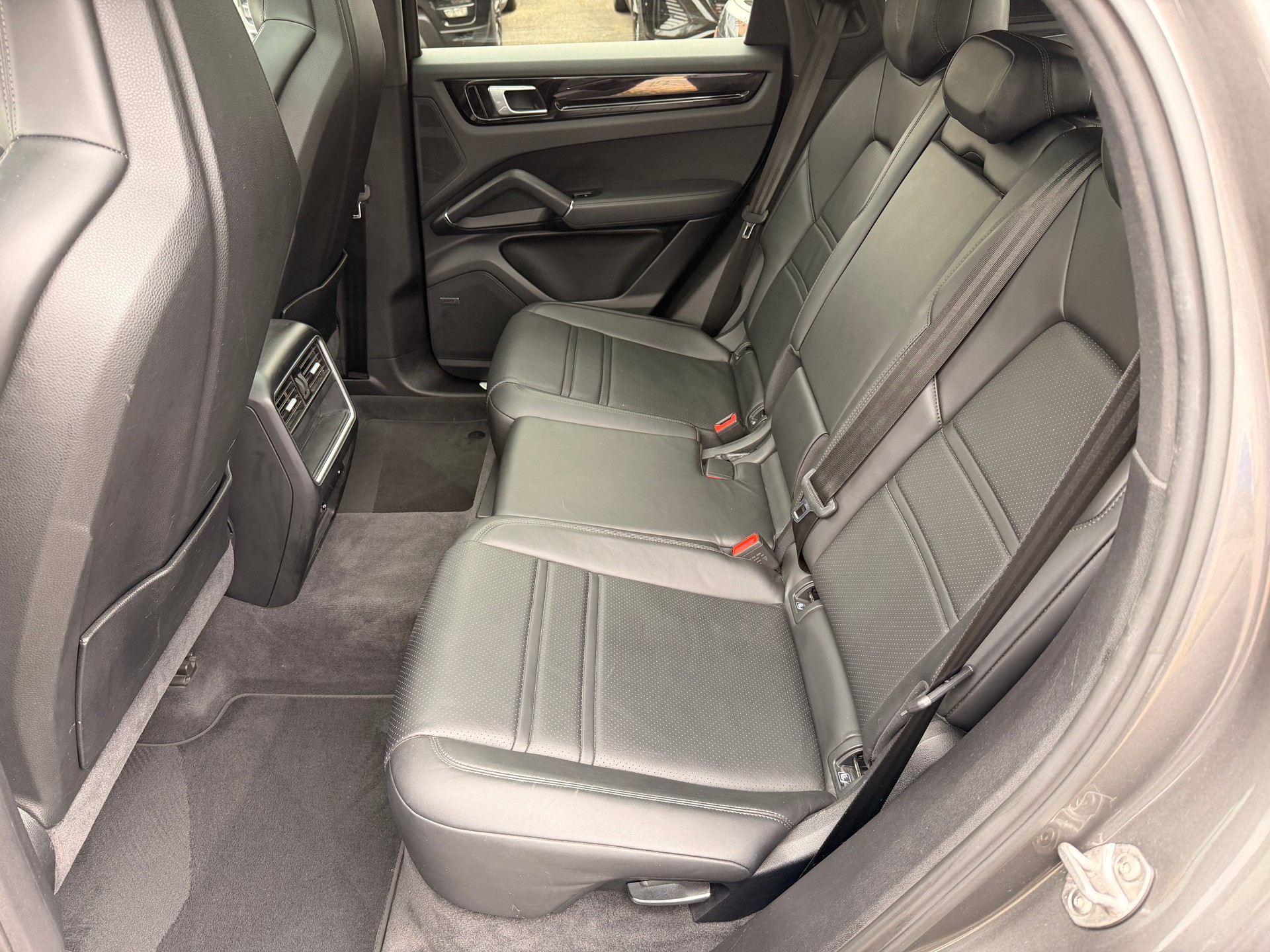 PORSCHE Cayenne Coupé-image-7