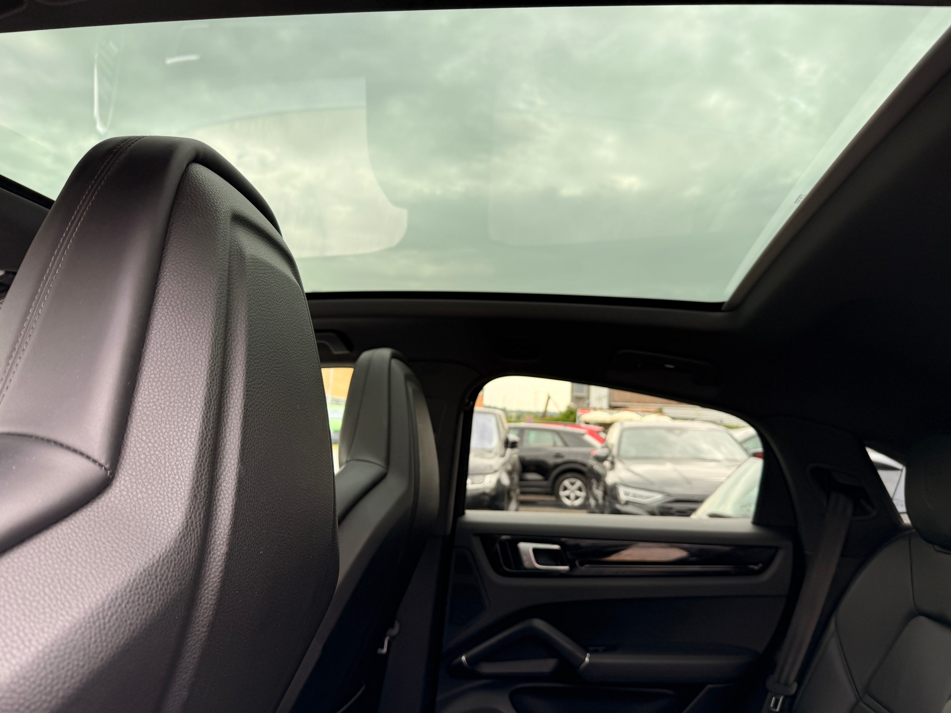 PORSCHE Cayenne Coupé-image-8