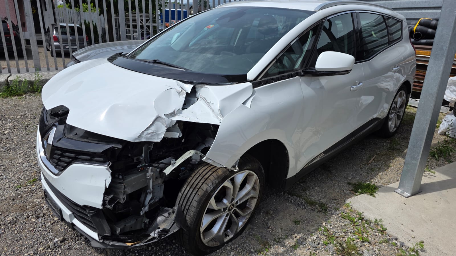 RENAULT Grand Scénic 1.3 16V Turbo Business-image-3
