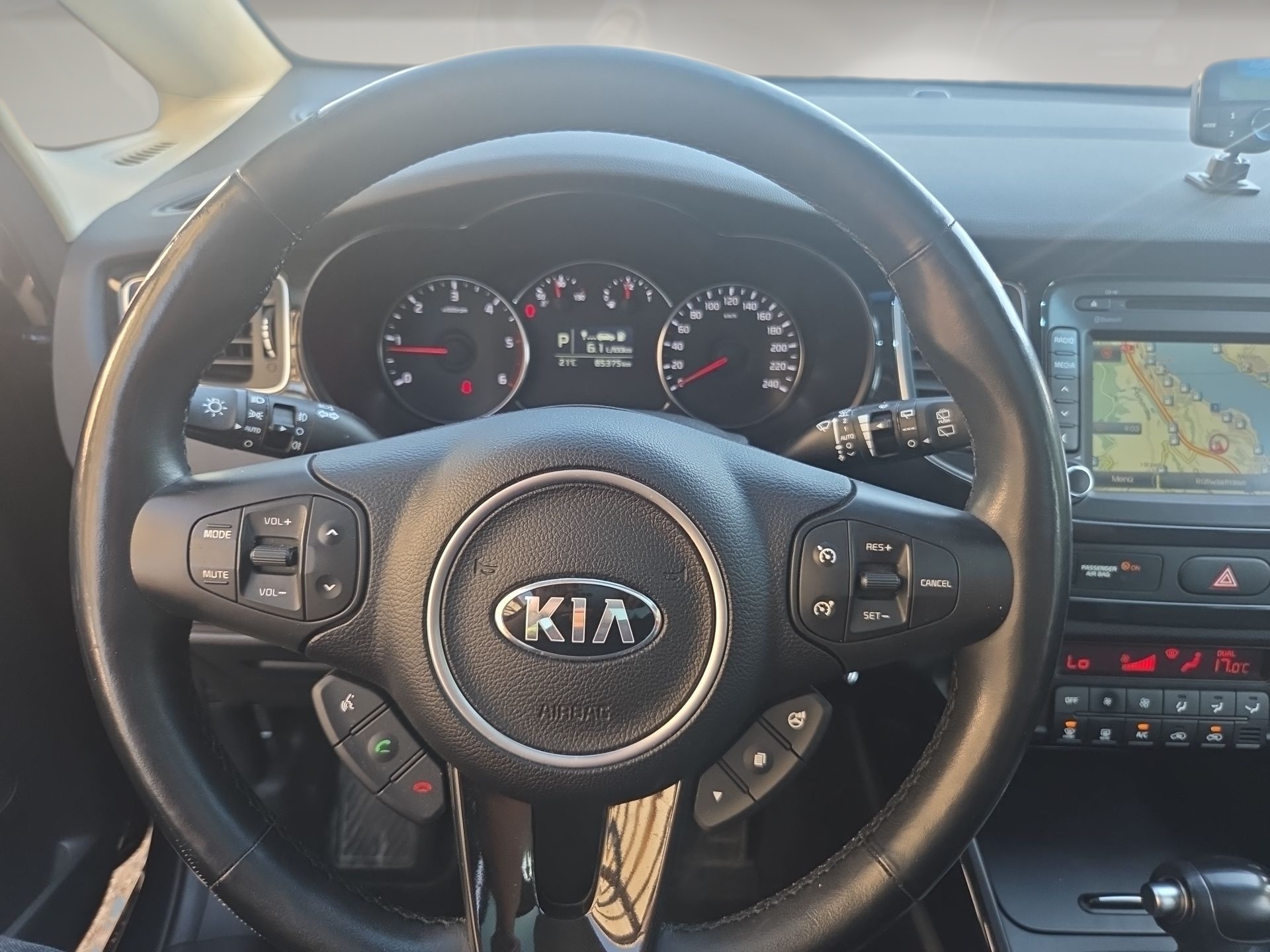 KIA Carens 1.7 CRDi Swiss Eco Edition DCT-image-5