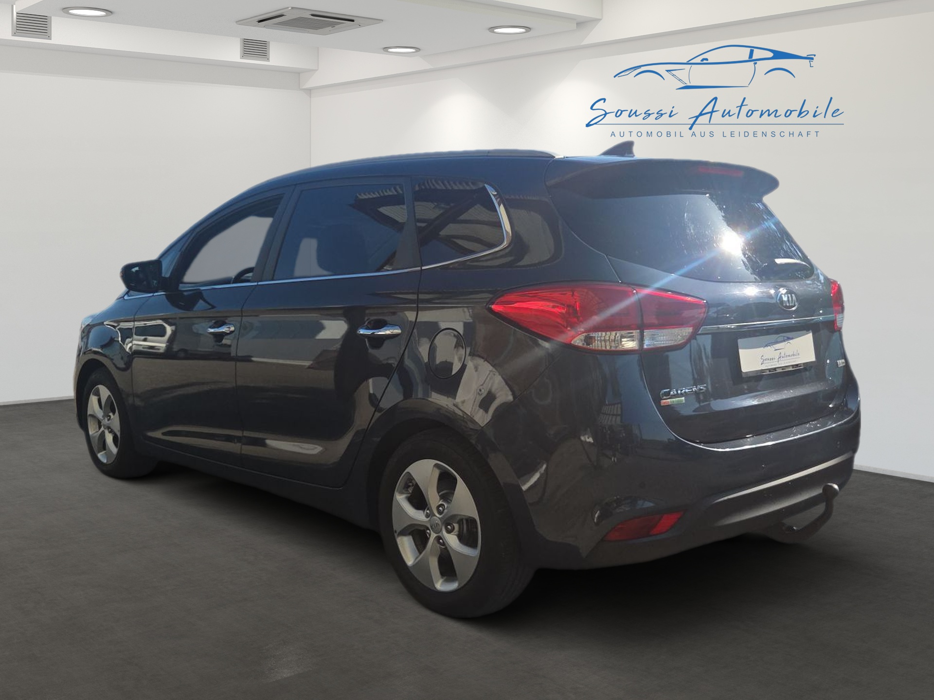 KIA Carens 1.7 CRDi Swiss Eco Edition DCT-image-3