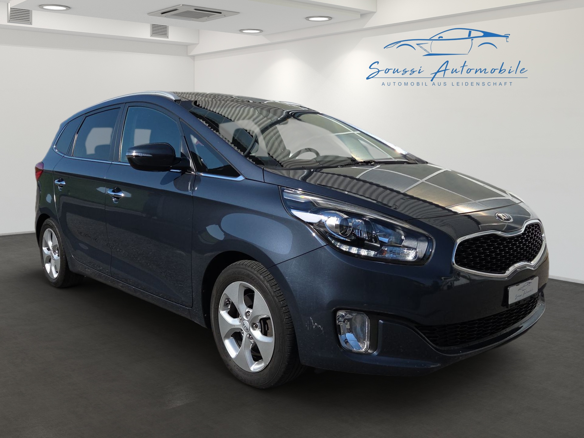 KIA Carens 1.7 CRDi Swiss Eco Edition DCT-image-1