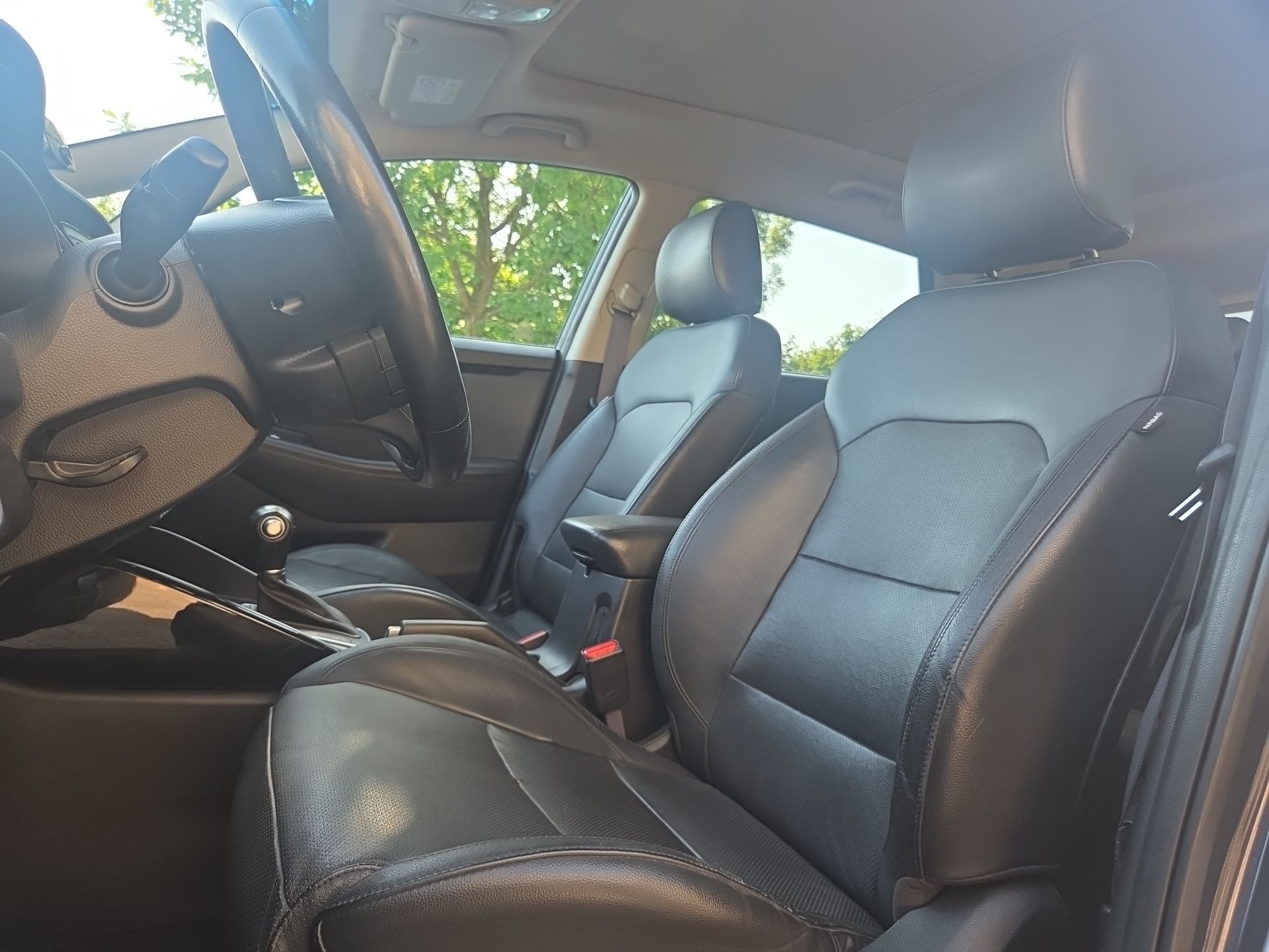 KIA Carens 1.7 CRDi Swiss Eco Edition DCT-image-8