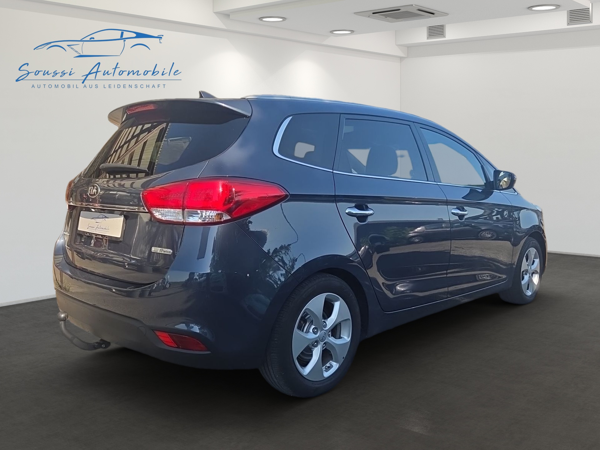 KIA Carens 1.7 CRDi Swiss Eco Edition DCT-image-2