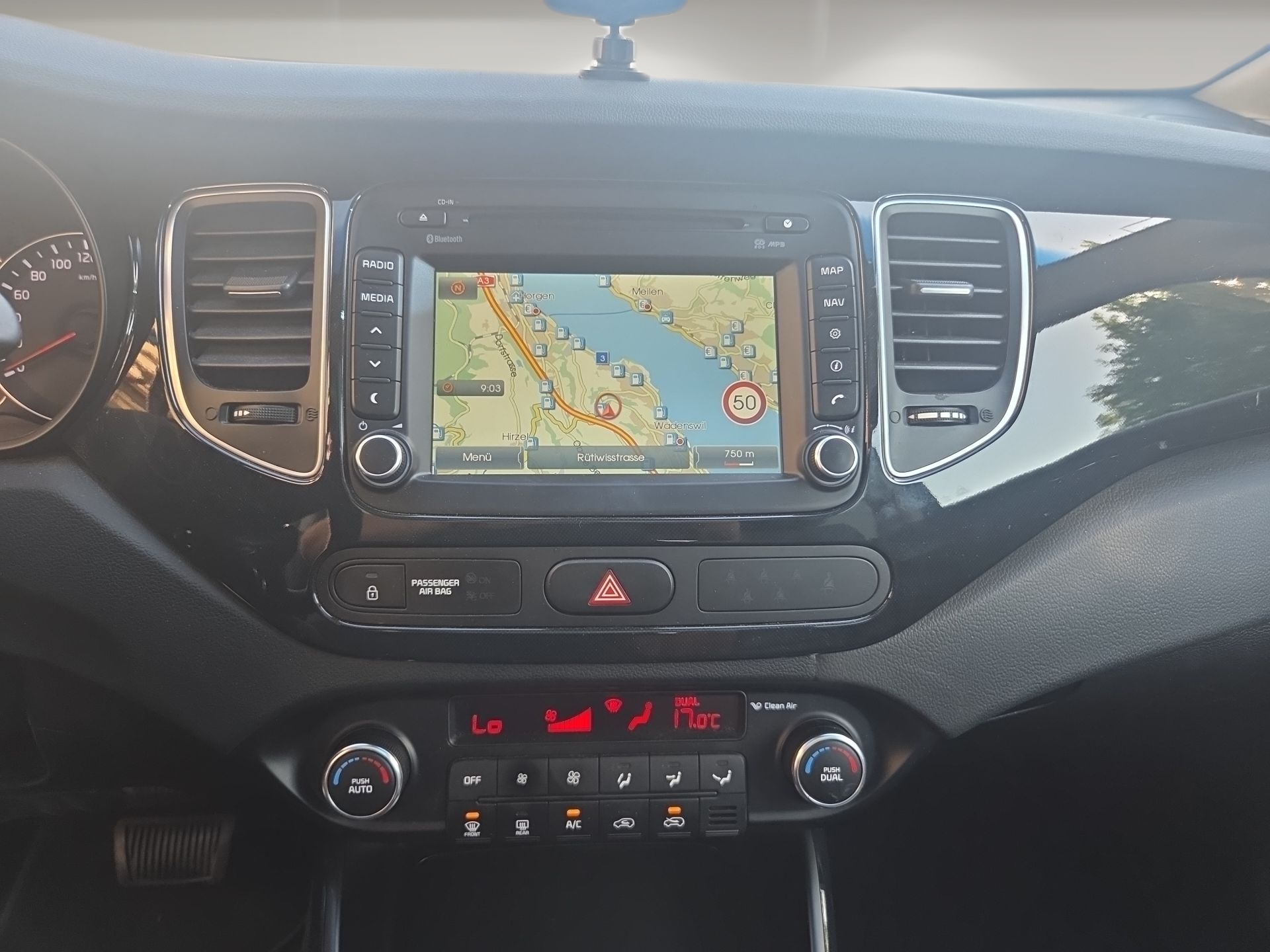 KIA Carens 1.7 CRDi Swiss Eco Edition DCT-image-7