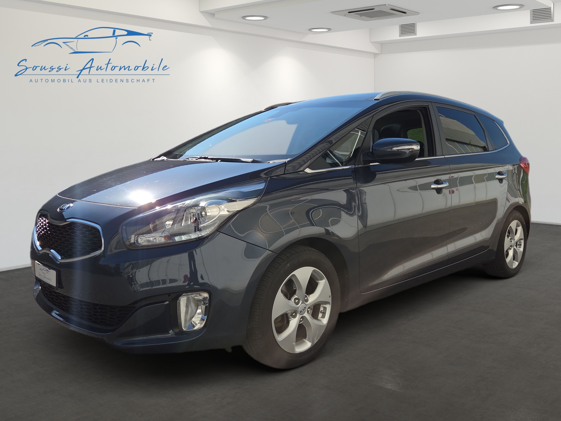 KIA Carens 1.7 CRDi Swiss Eco Edition DCT-image-0