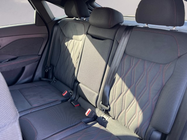AUDI Q3 Sportback e-hybrid 200 kW S tronig-image-15
