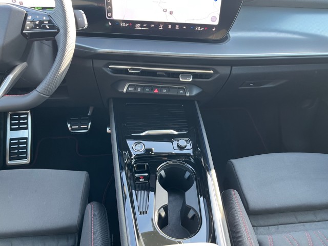 AUDI Q3 Sportback e-hybrid 200 kW S tronig-image-14