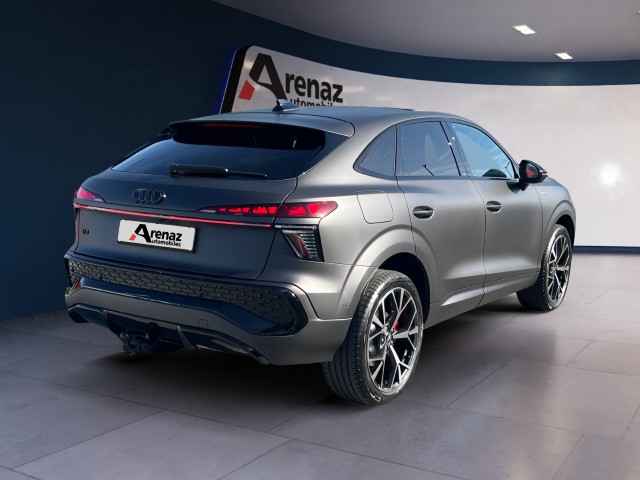 AUDI Q3 Sportback e-hybrid 200 kW S tronig-image-4