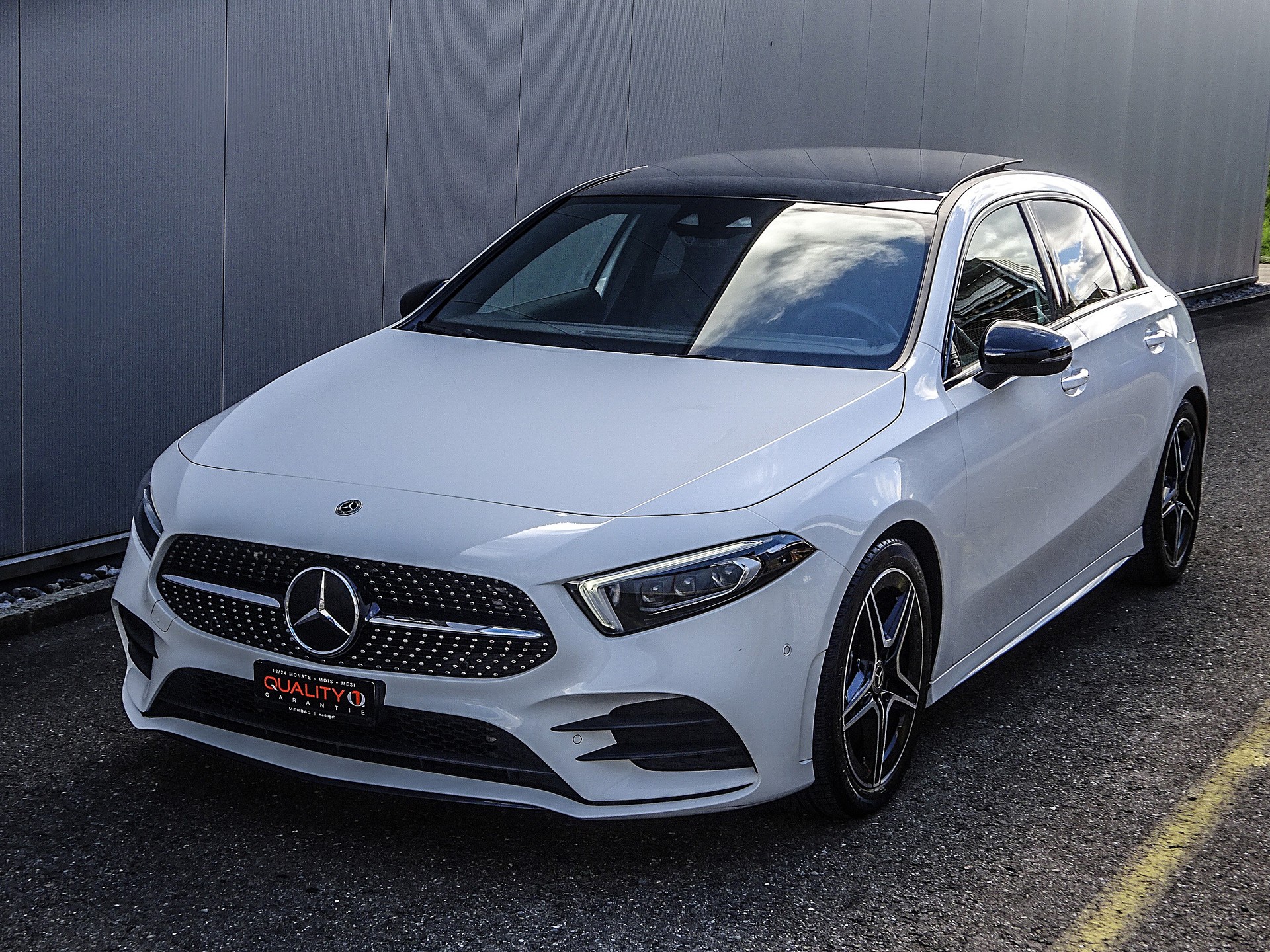 MERCEDES-BENZ A 250 4Matic AMG Line 7G-DCT // CH-Fahrzeug // Top Ausstattung // Herstellergarantie....-image-2