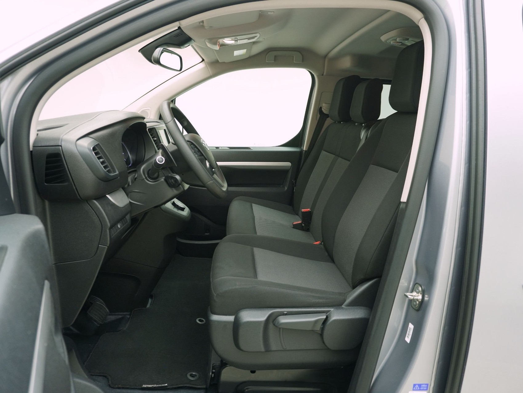 TOYOTA Proace Verso L1 2.0 D Shuttle-image-10