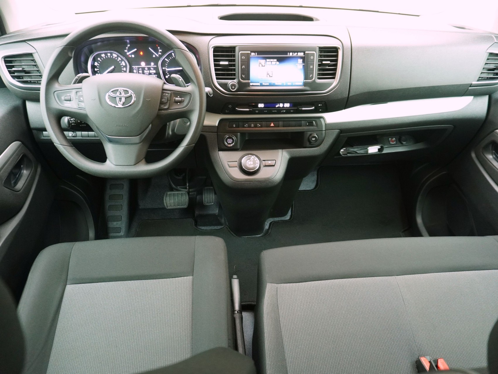 TOYOTA Proace Verso L1 2.0 D Shuttle-image-13