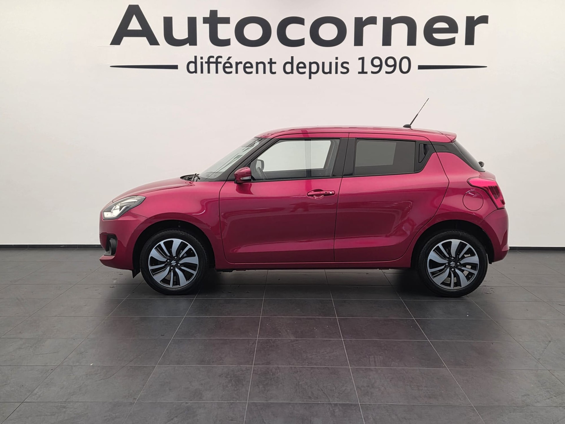 SUZUKI Swift 1.2i 16V SHVS Compact Top Hybrid Allgrip 4x4-showroom-element-1