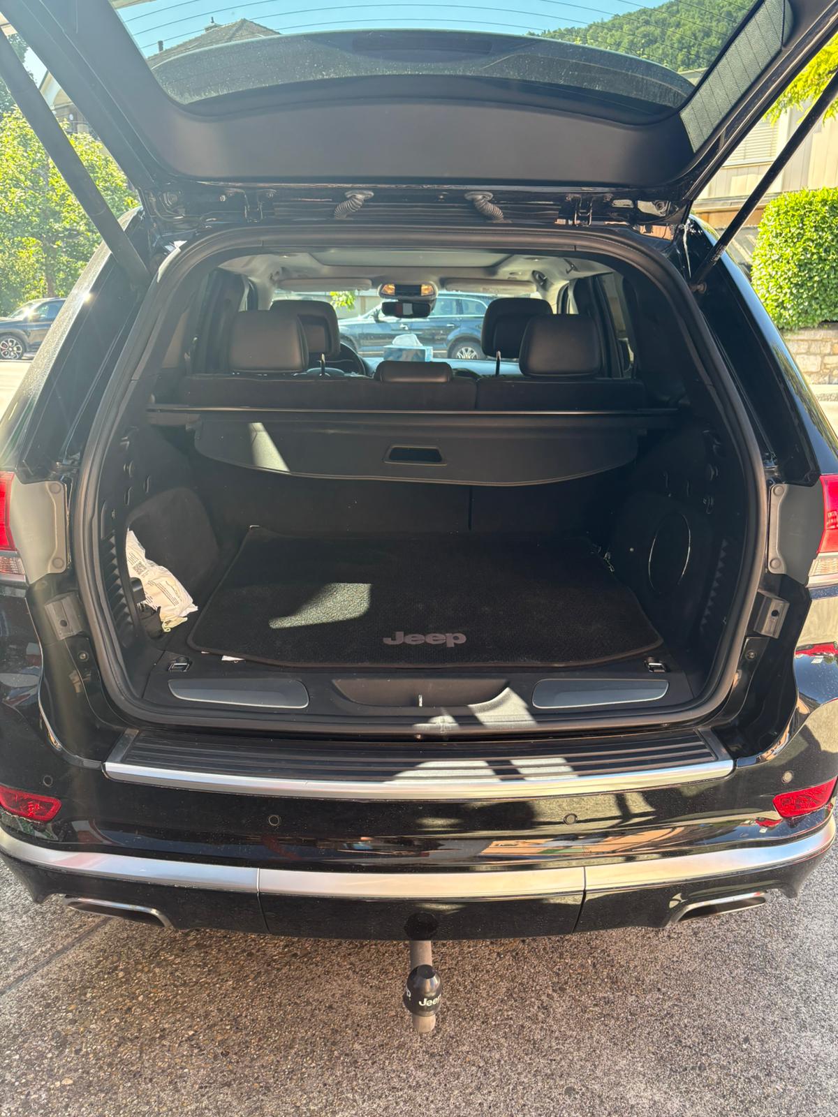 JEEP Grand Cherokee 3.0 CRD Summit Automatic-image-8