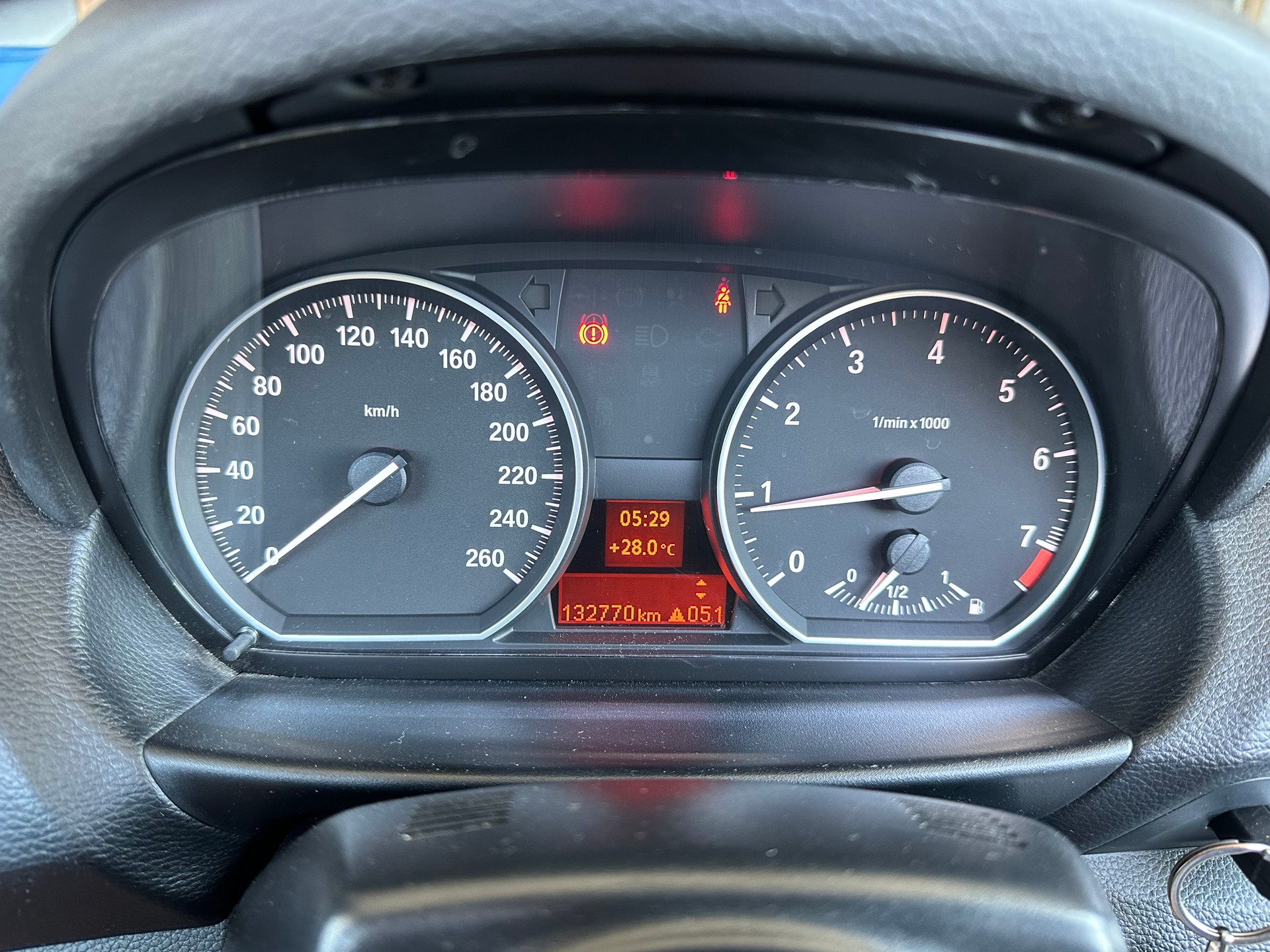 BMW 120i Cabrio-image-7