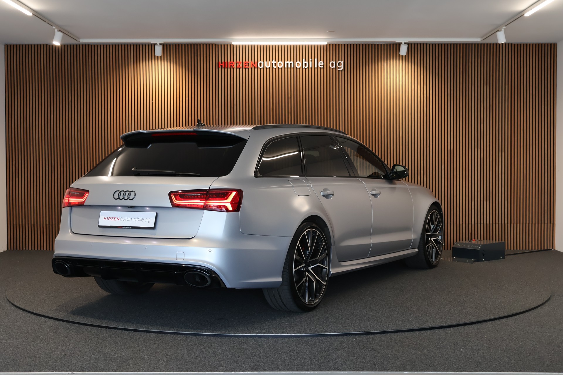 AUDI RS6 Avant 4.0 TFSI V8 performance quattro-image-4