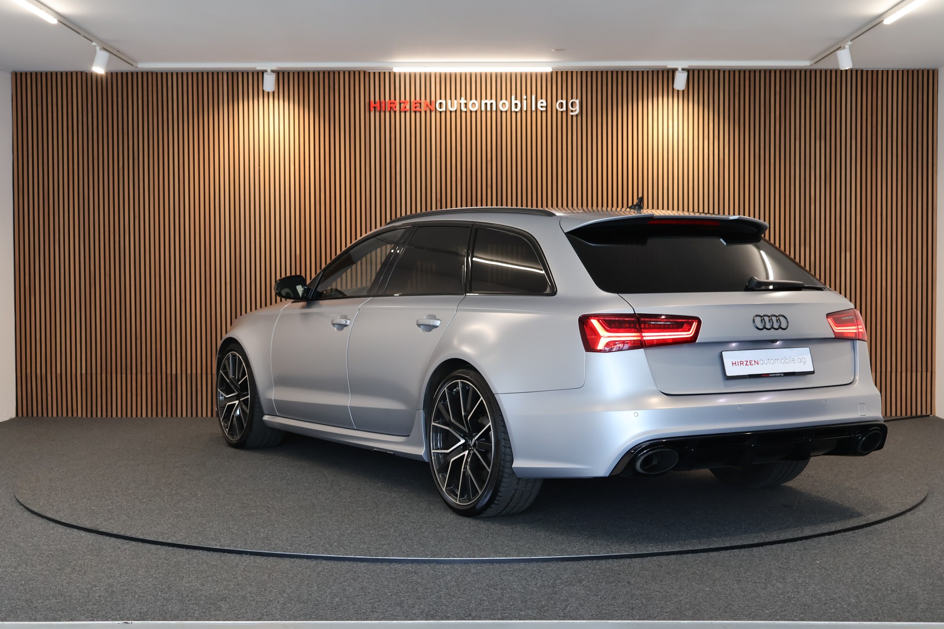 AUDI RS6 Avant 4.0 TFSI V8 performance quattro-image-2