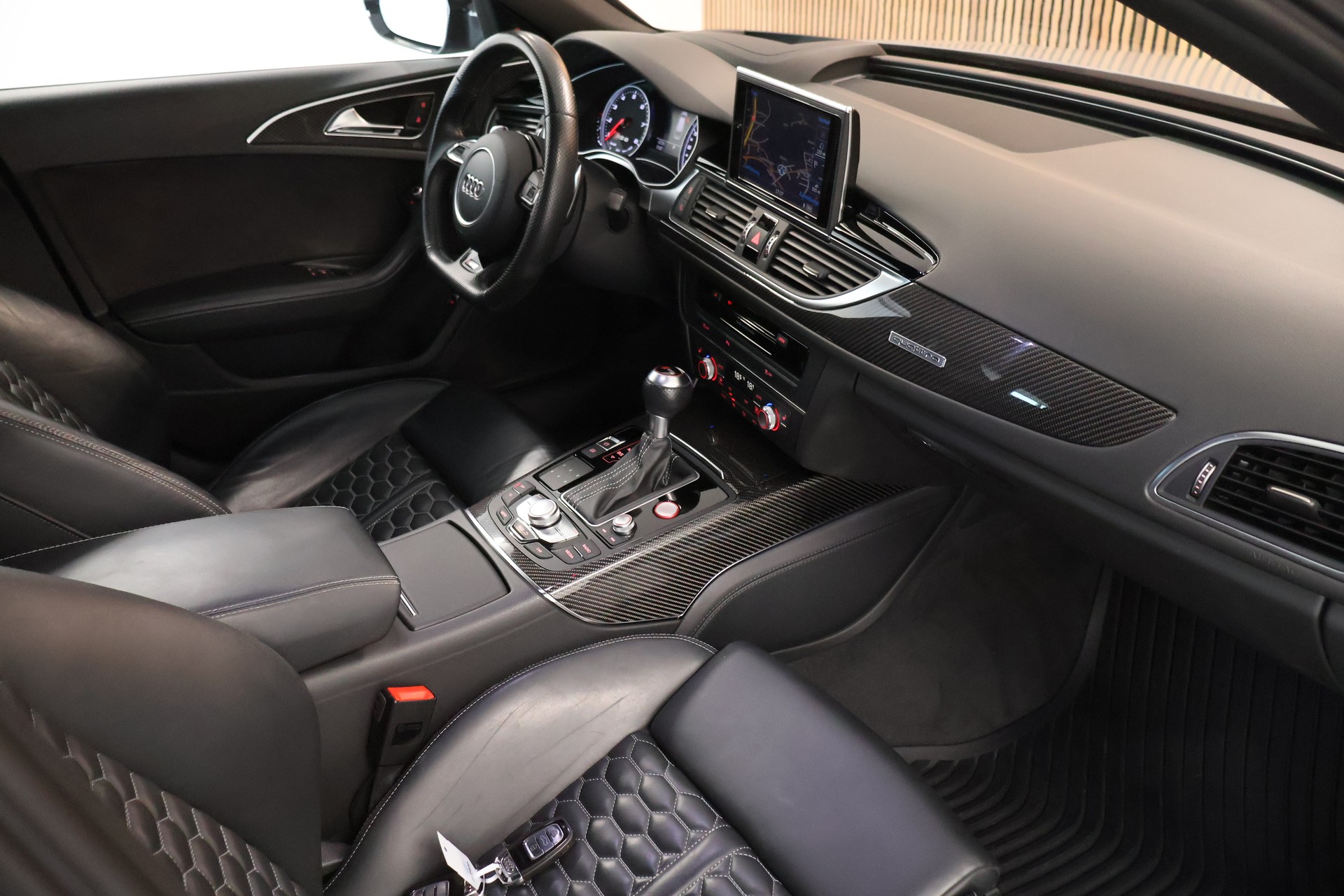 AUDI RS6 Avant 4.0 TFSI V8 performance quattro-image-15
