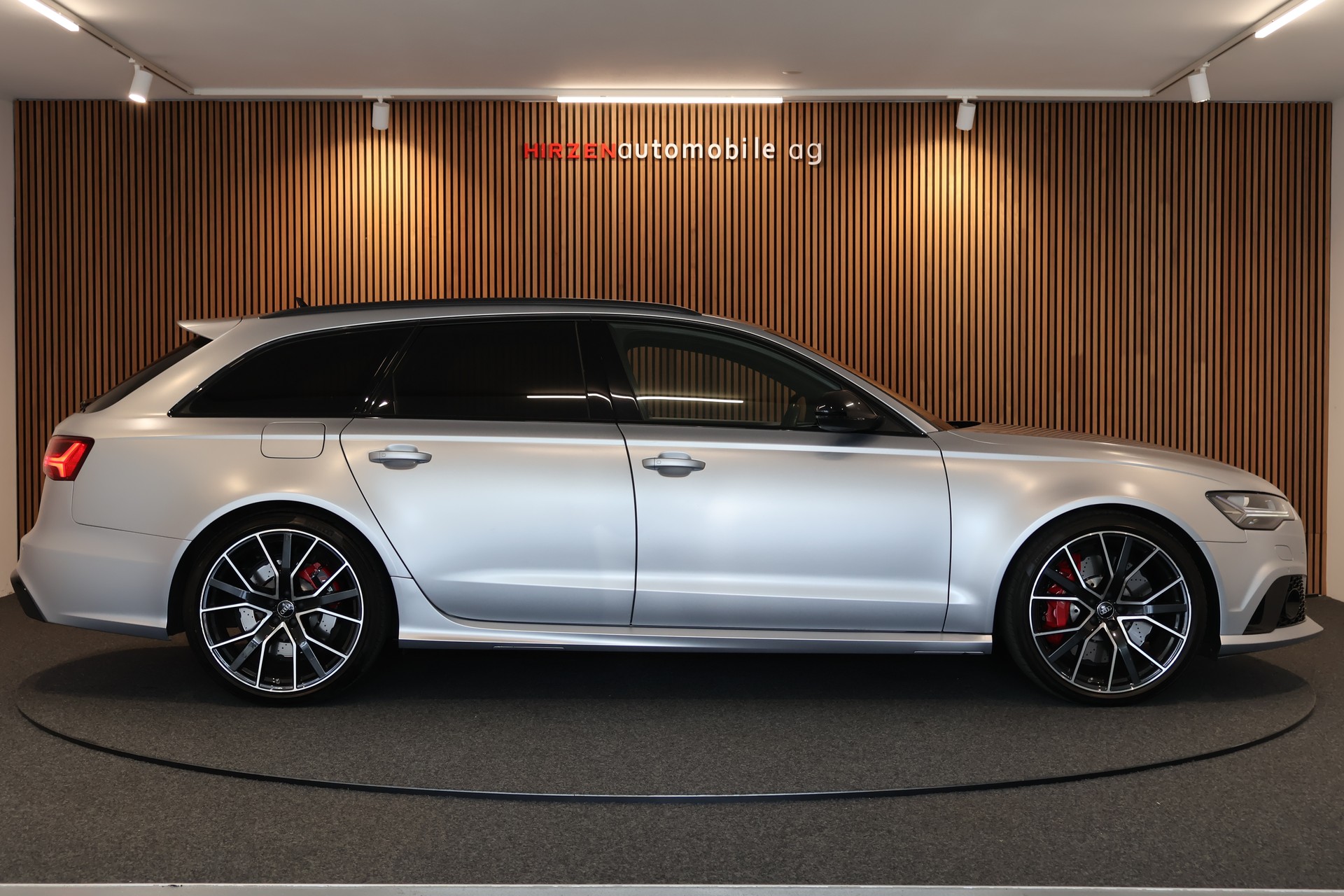AUDI RS6 Avant 4.0 TFSI V8 performance quattro-image-5