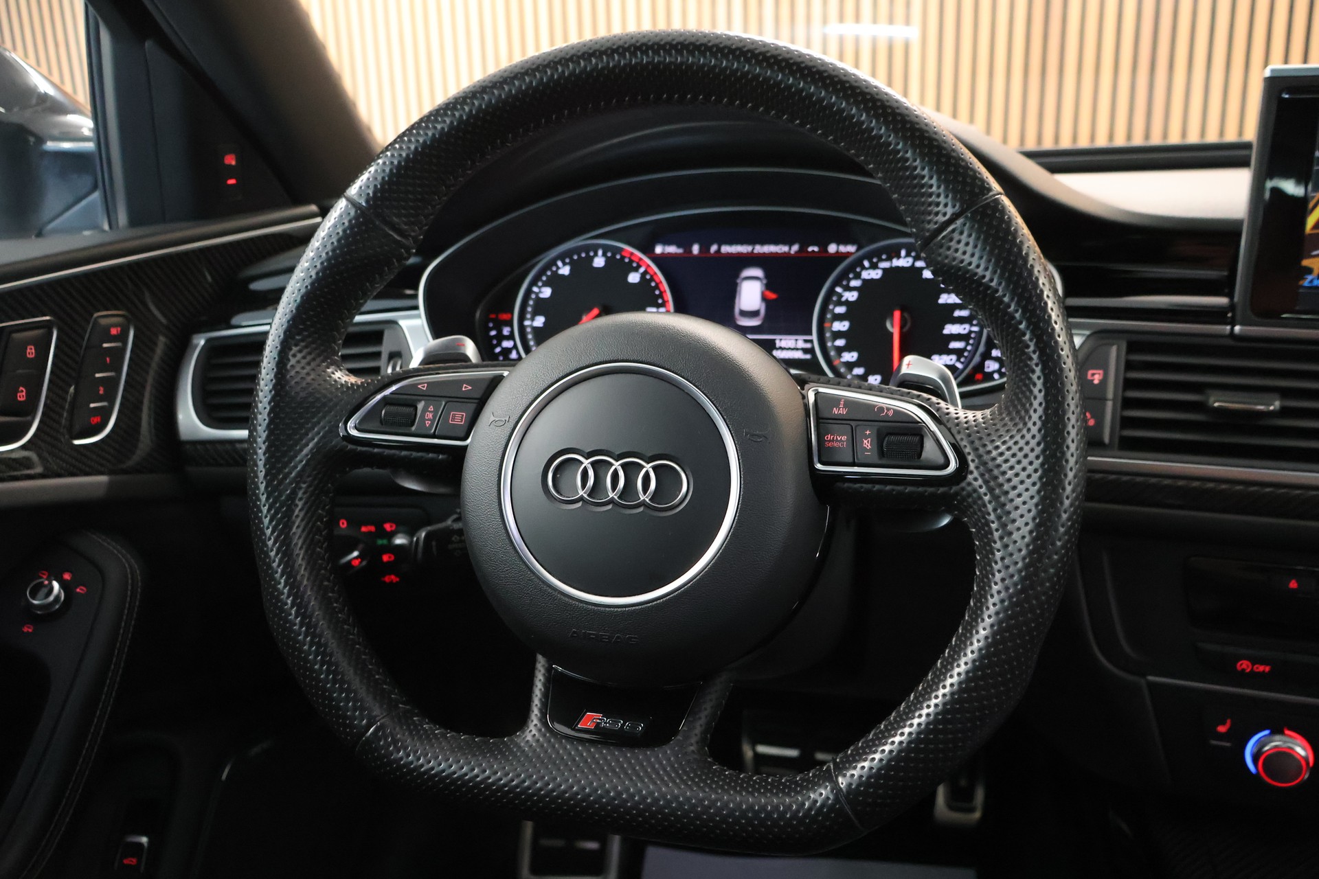 AUDI RS6 Avant 4.0 TFSI V8 performance quattro-image-17
