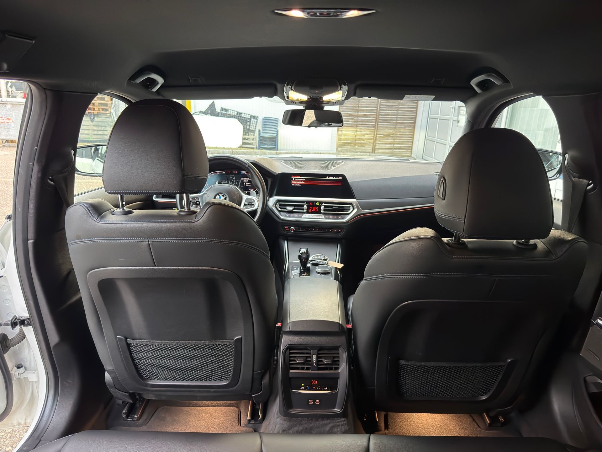 BMW 320d 48V Touring M Sport Steptronic-image-9