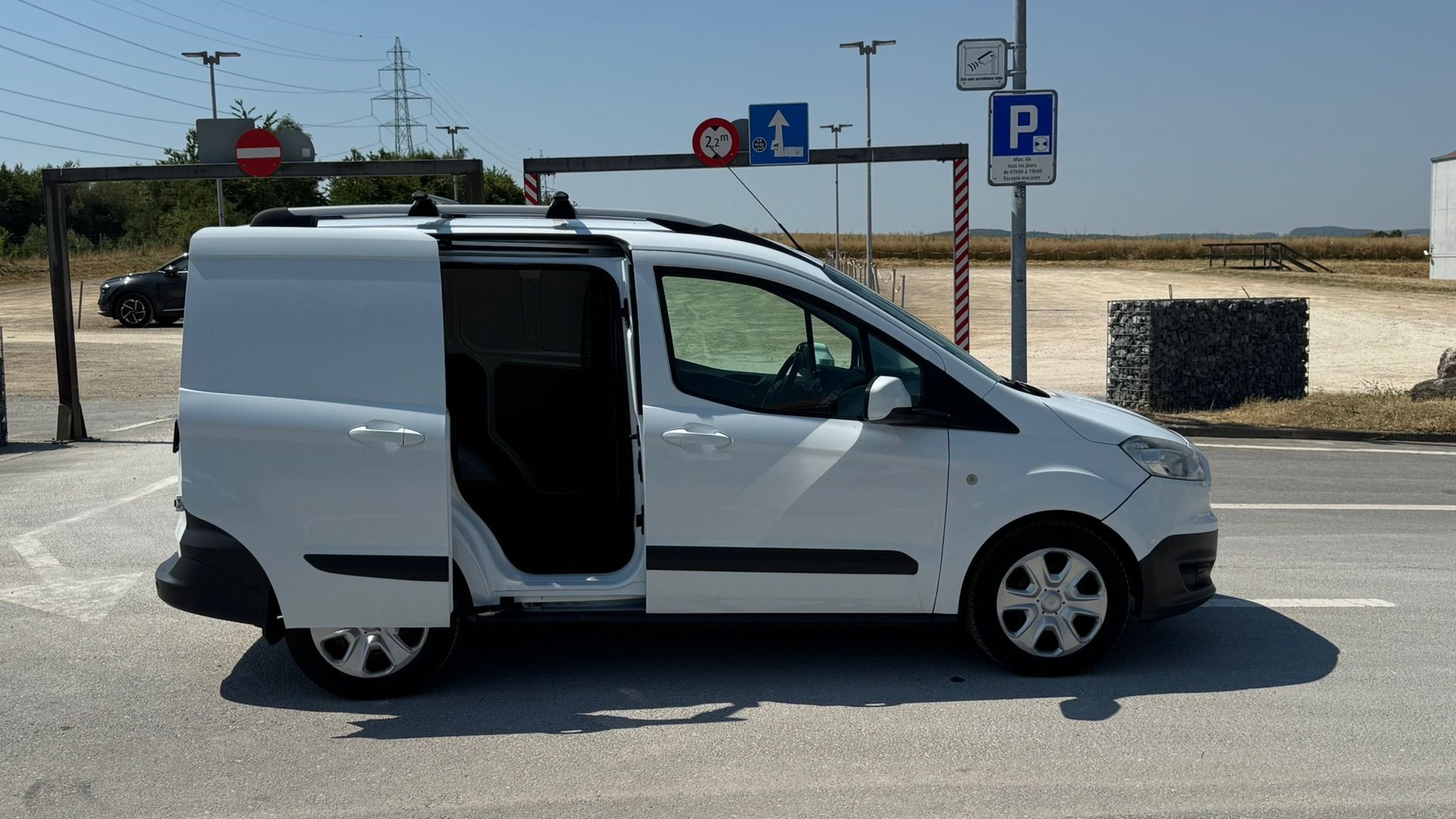FORD Transit Courier Van 1.0 EcoBoost Trend-image-3