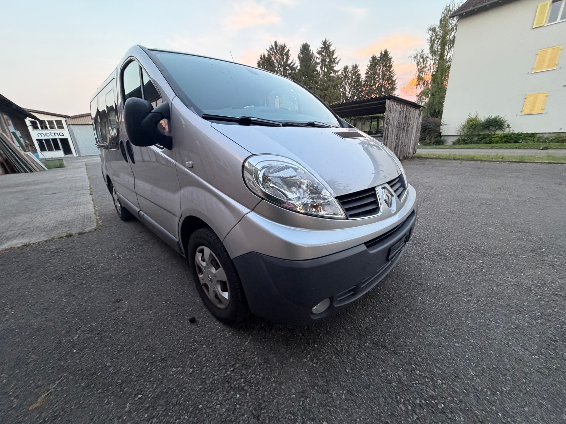 RENAULT Trafic 2.0dCi Eco Passenger Authentique-image-2