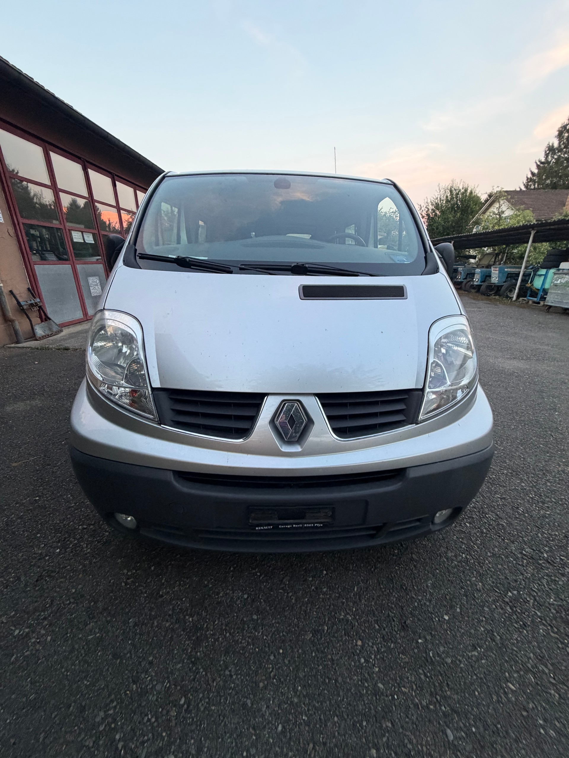 RENAULT Trafic 2.0dCi Eco Passenger Authentique-image-0