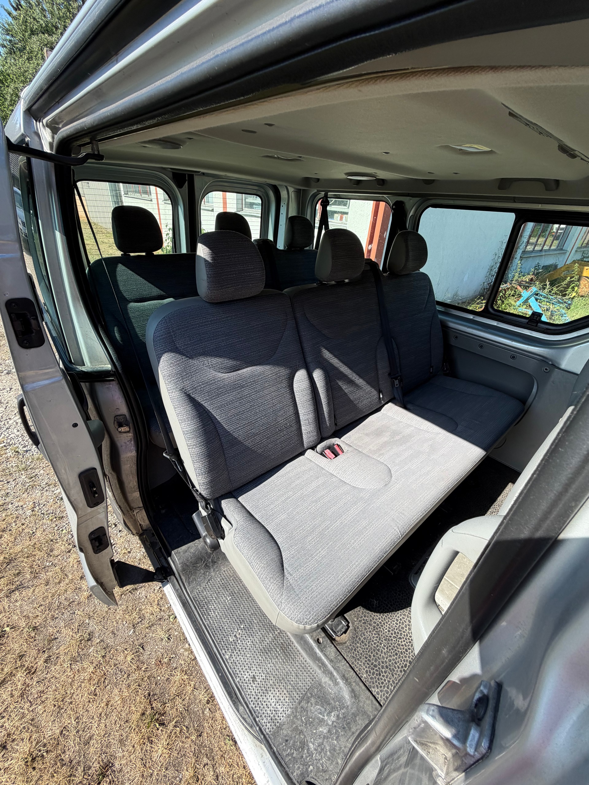 RENAULT Trafic 2.0dCi Eco Passenger Authentique-image-10